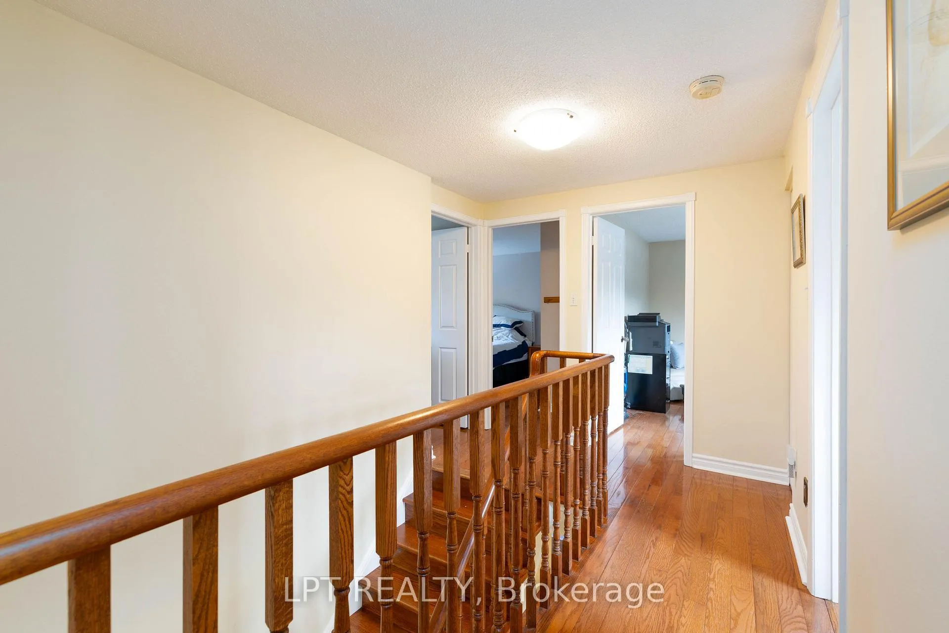 Photo 25 of 54 Meyer Circle, Markham, Markham Village — HOMEH
