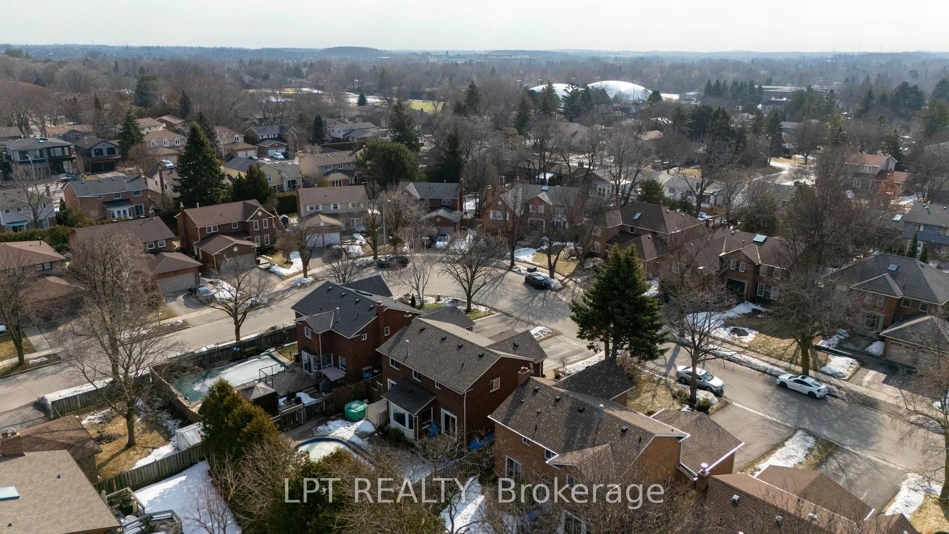 Photo 38 of 54 Meyer Circle, Markham, Markham Village — HOMEH