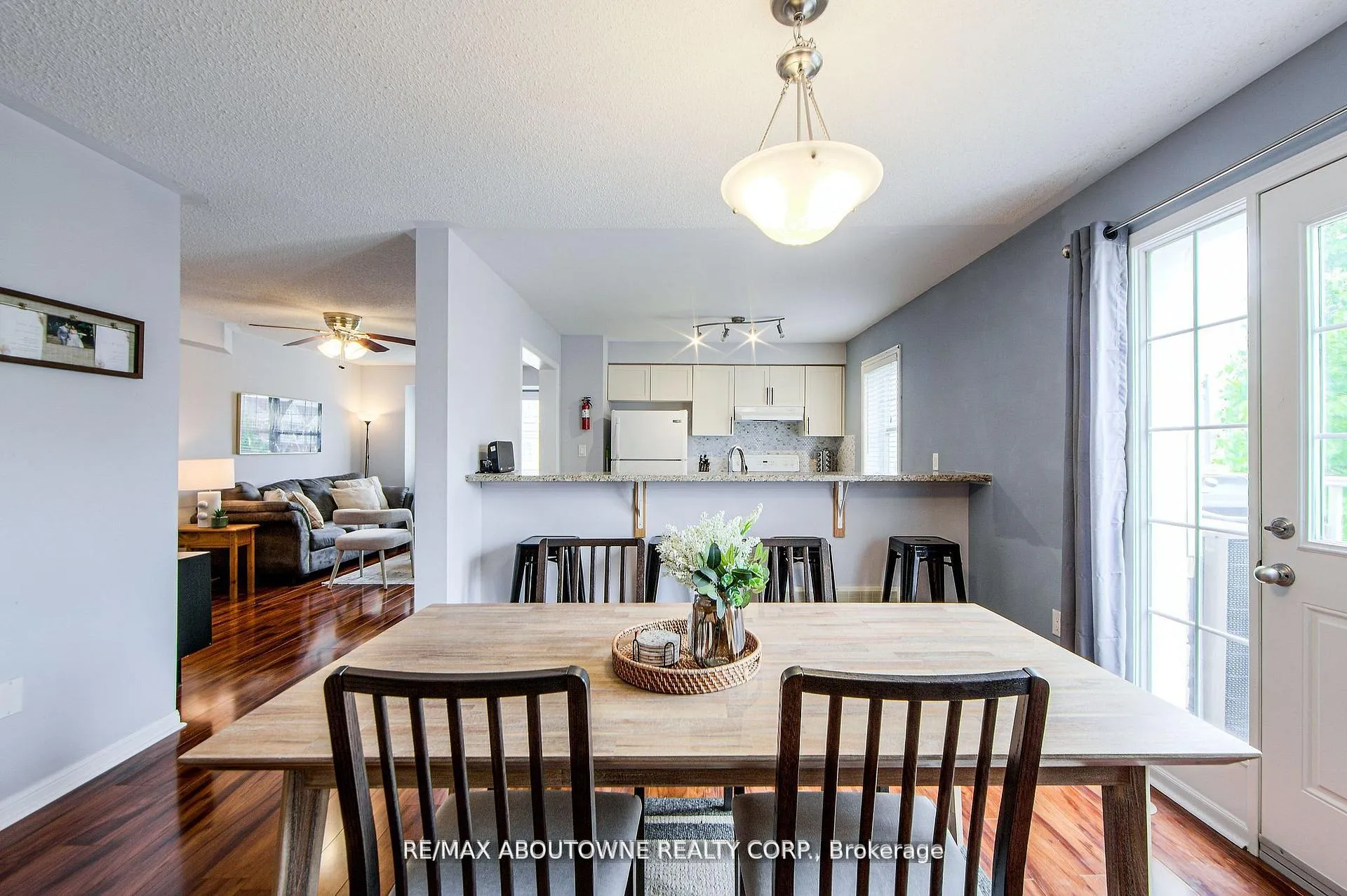 Photo 9 of 911 Deverell Place, Milton, Coates — HOMEH