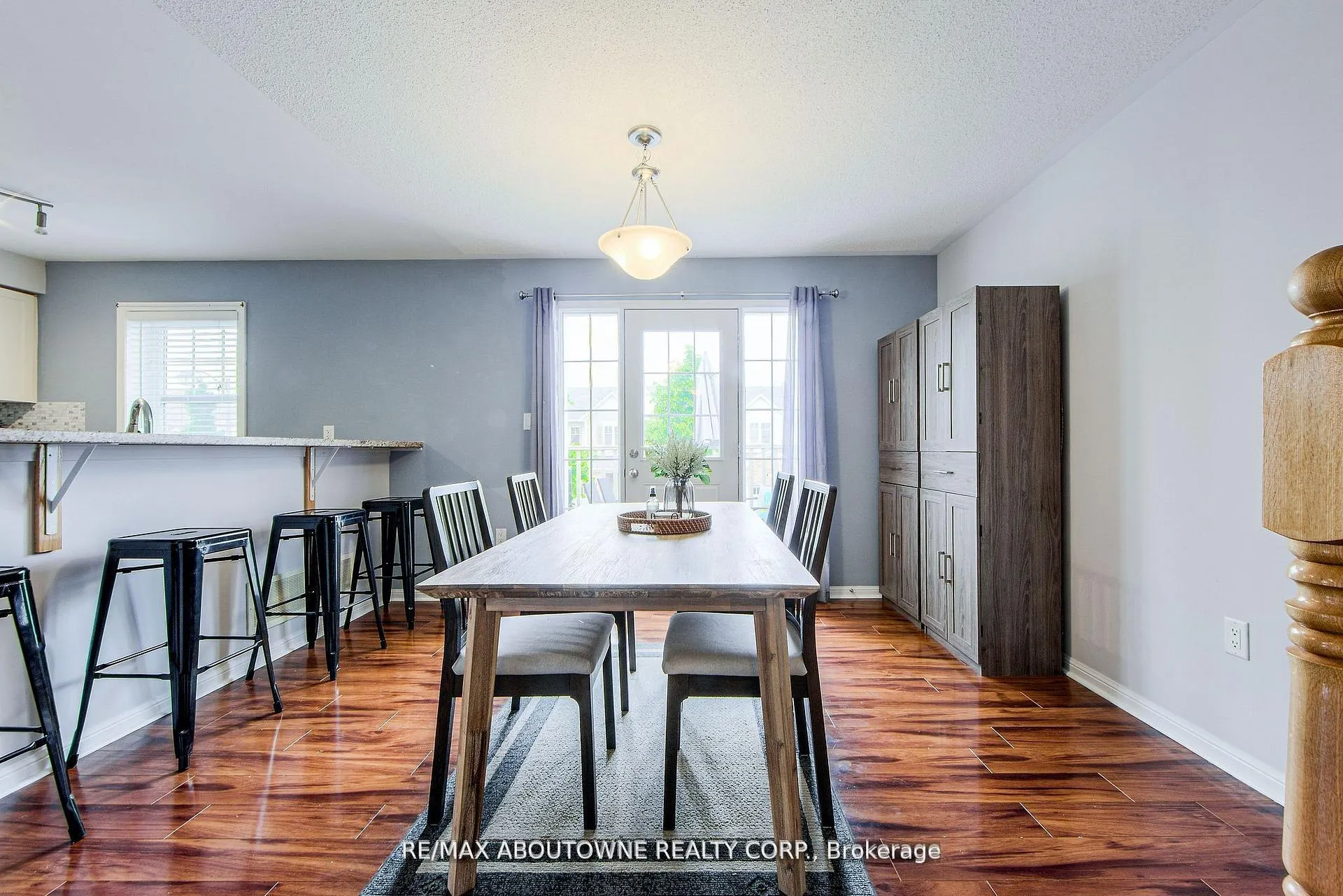 Photo 13 of 911 Deverell Place, Milton, Coates — HOMEH