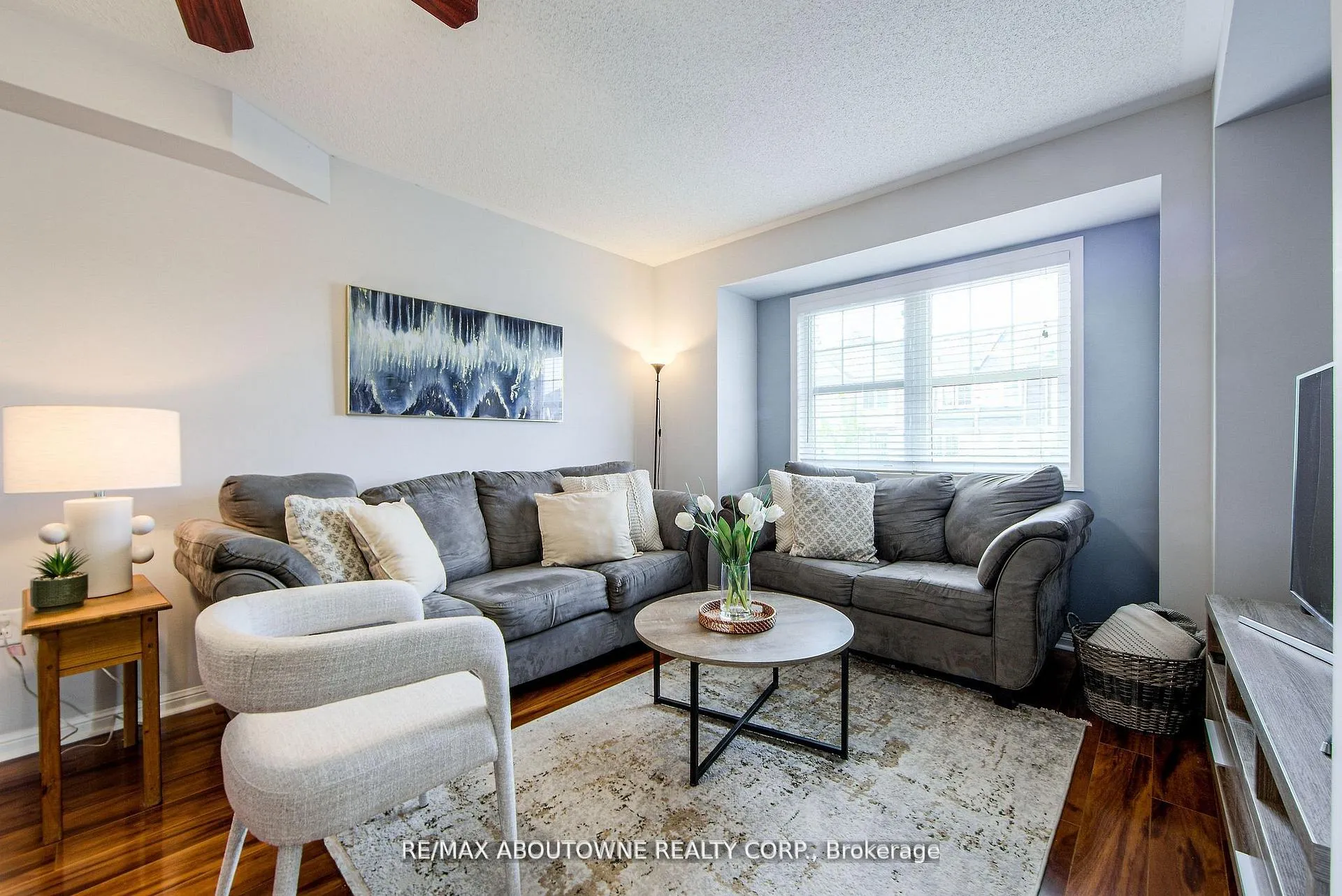Photo 14 of 911 Deverell Place, Milton, Coates — HOMEH