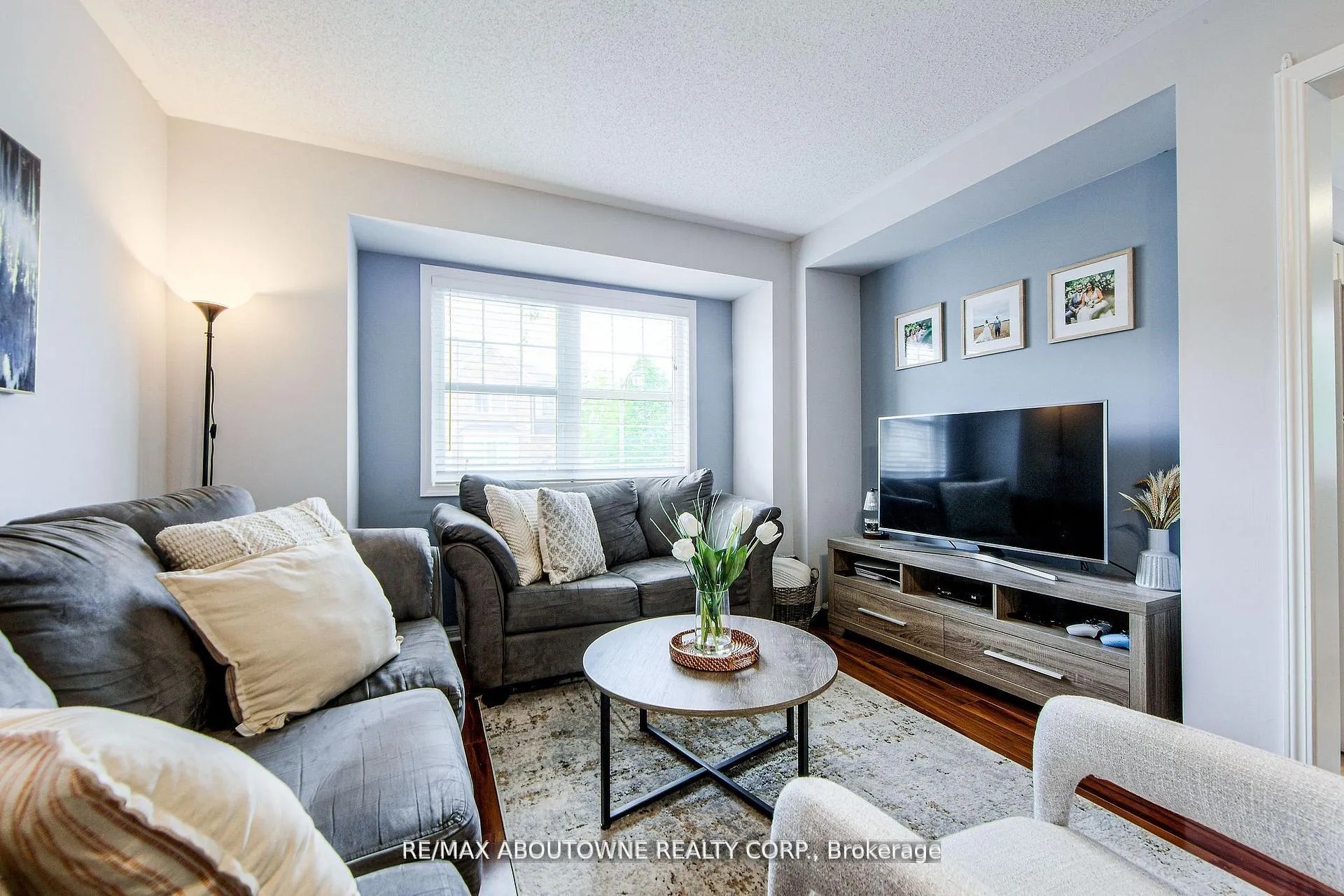 Photo 18 of 911 Deverell Place, Milton, Coates — HOMEH