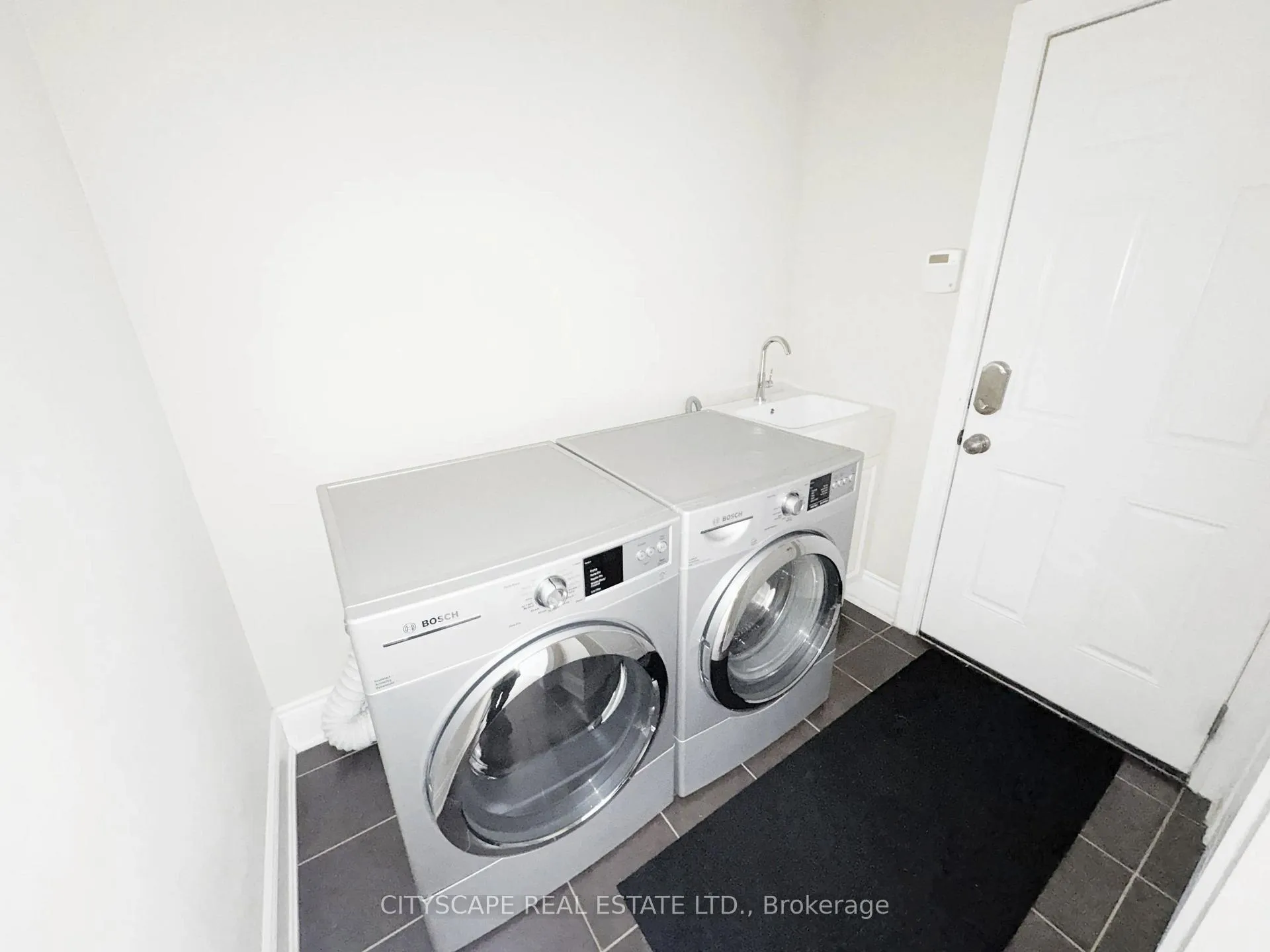 Photo 35 of Unit 29, 126 Aberfoyle Mill Crescent, Puslinch, Aberfoyle — HOMEH
