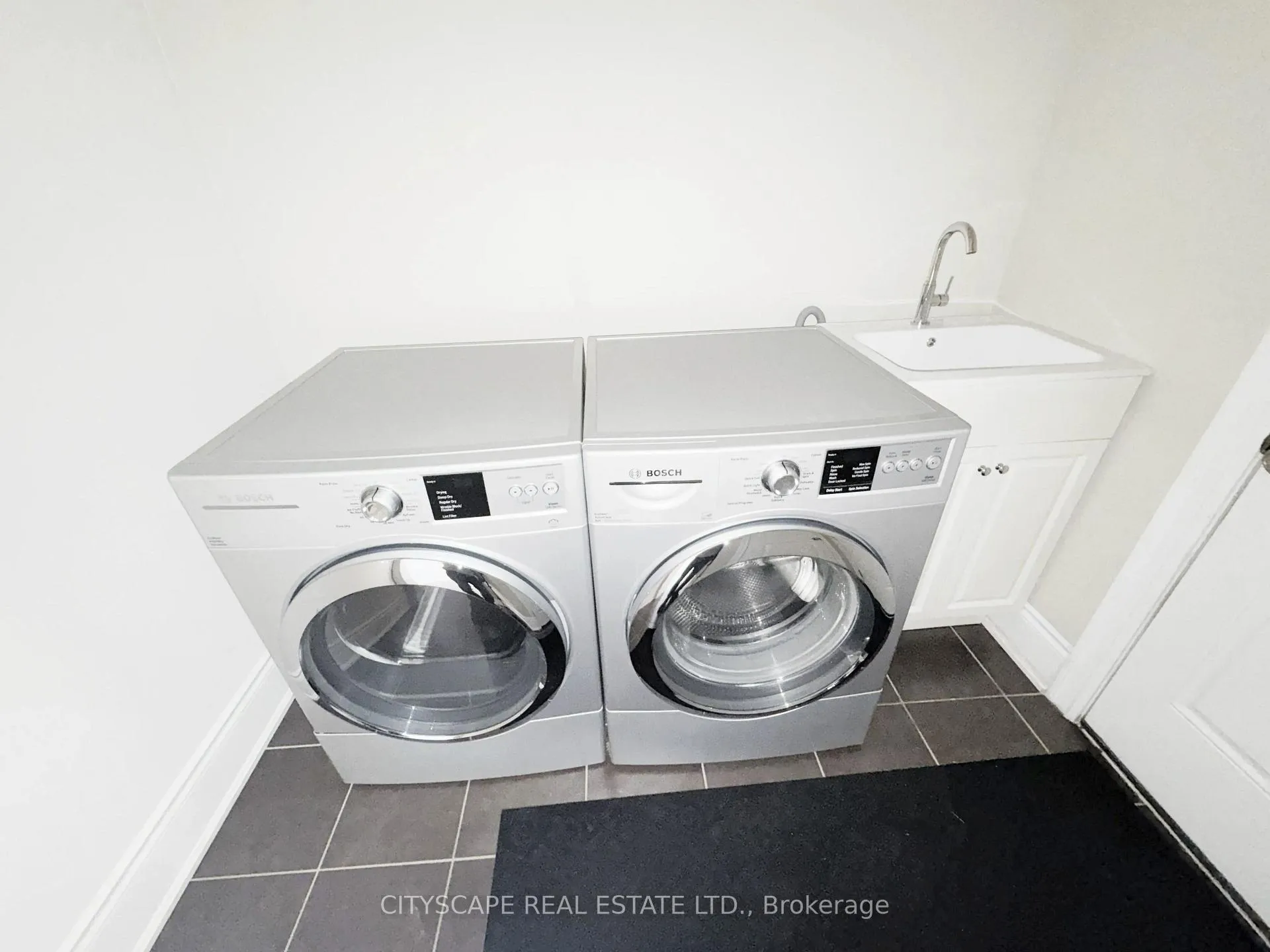 Photo 36 of Unit 29, 126 Aberfoyle Mill Crescent, Puslinch, Aberfoyle — HOMEH