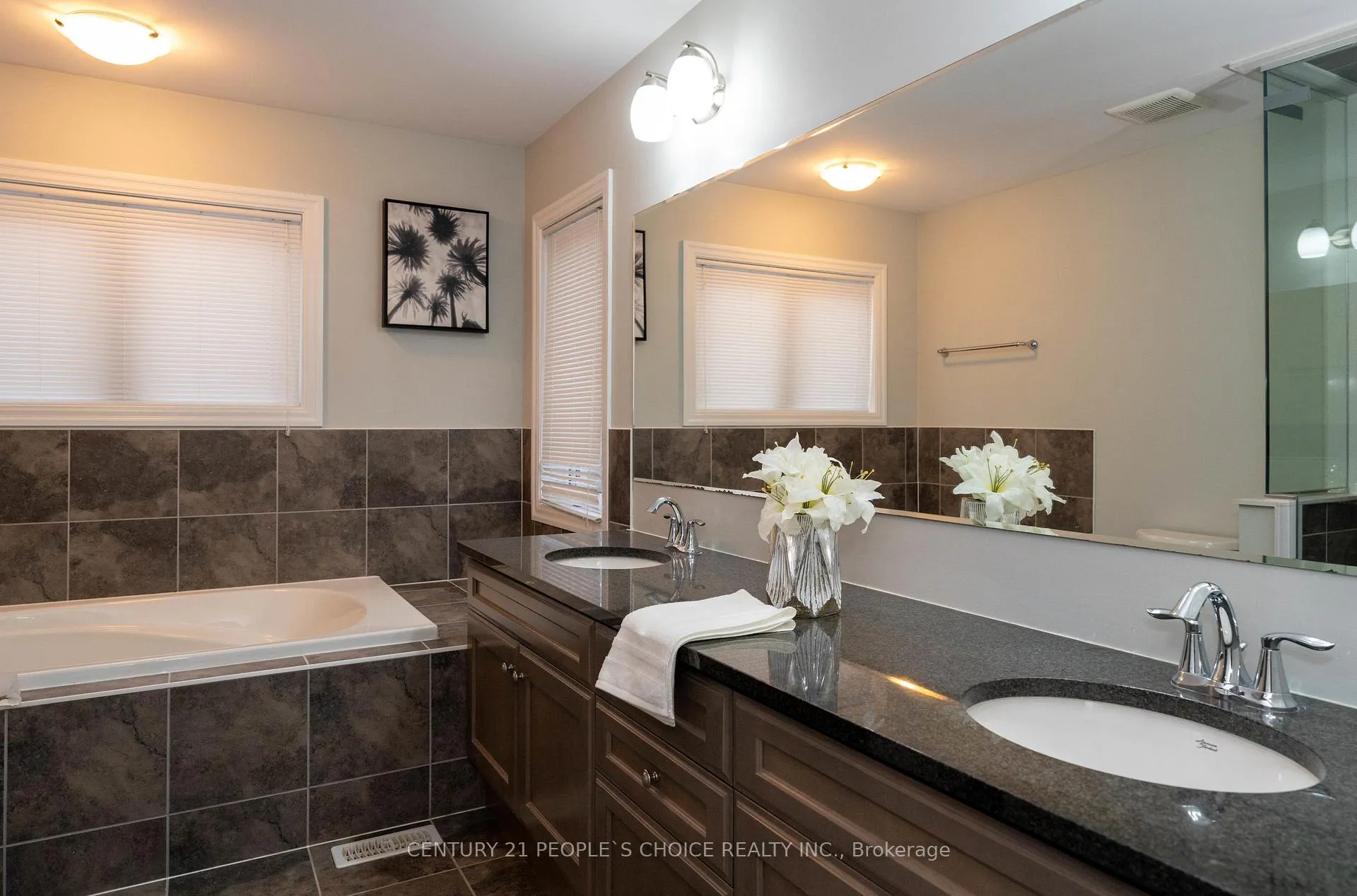 Photo 17 of 381 Dahlia Trail, Oakville, Glenorchy — HOMEH