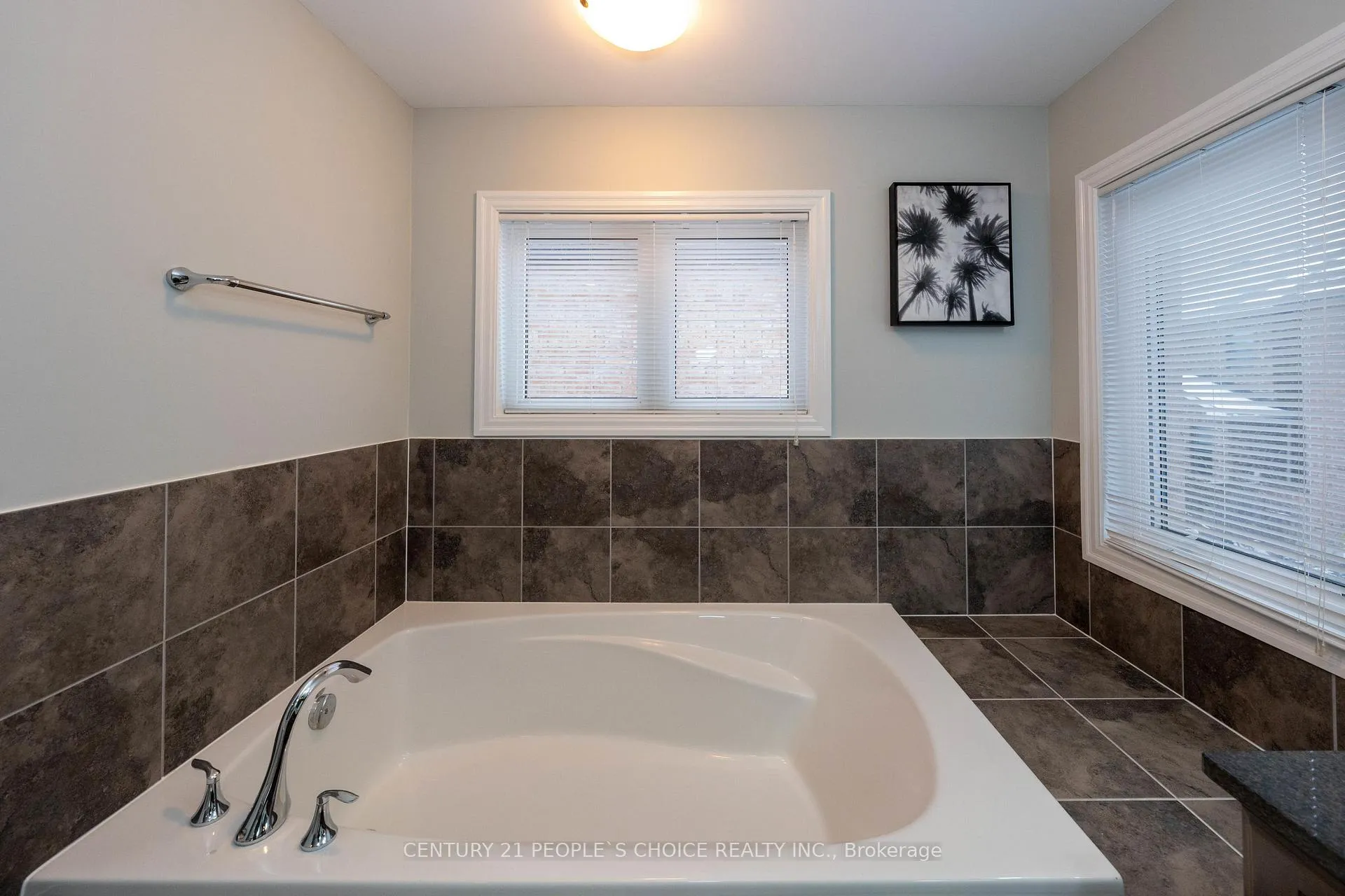 Photo 20 of 381 Dahlia Trail, Oakville, Glenorchy — HOMEH