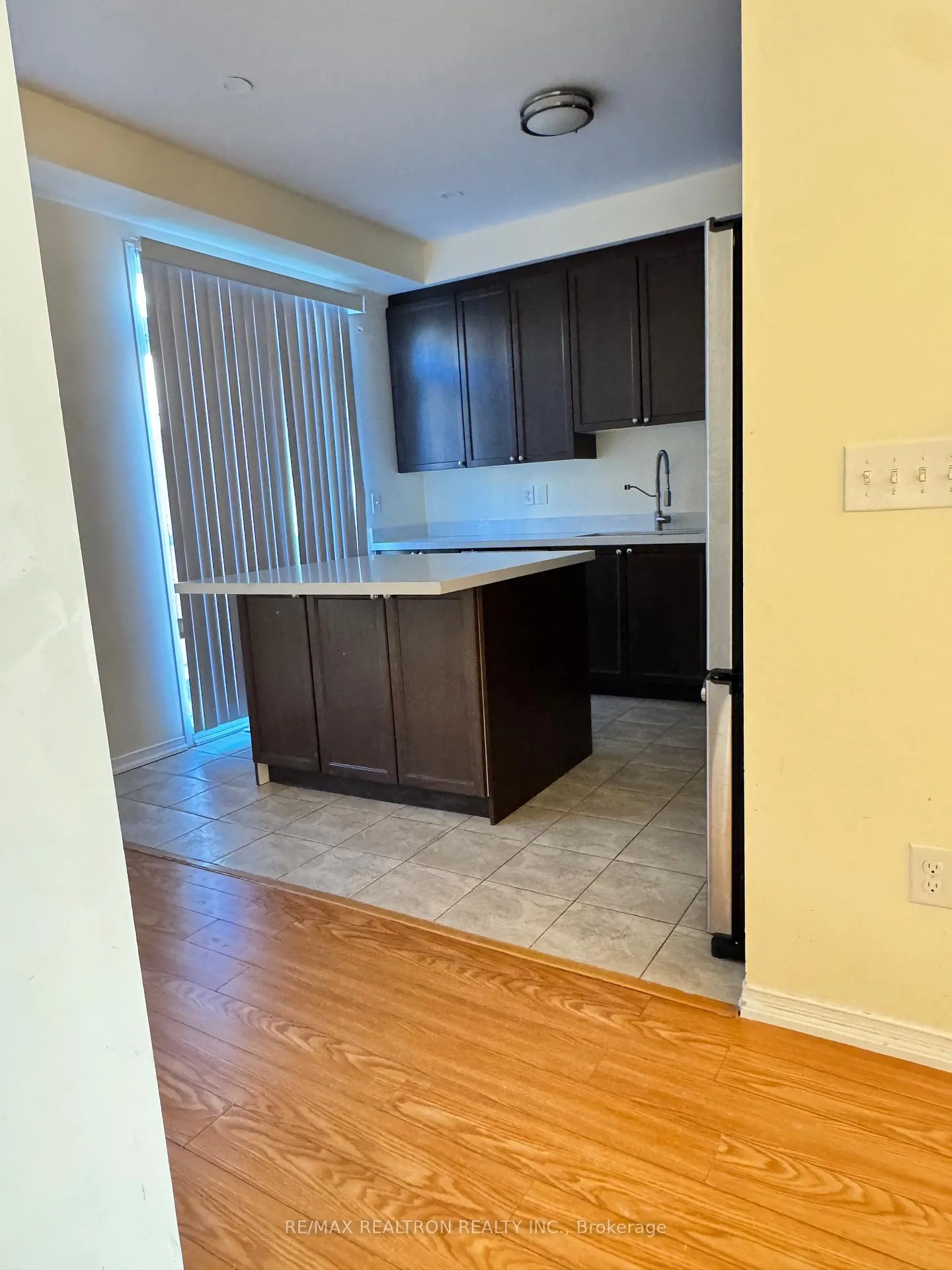 Photo 4 of 16 Quarrie Lane, Ajax, Northeast Ajax — HOMEH