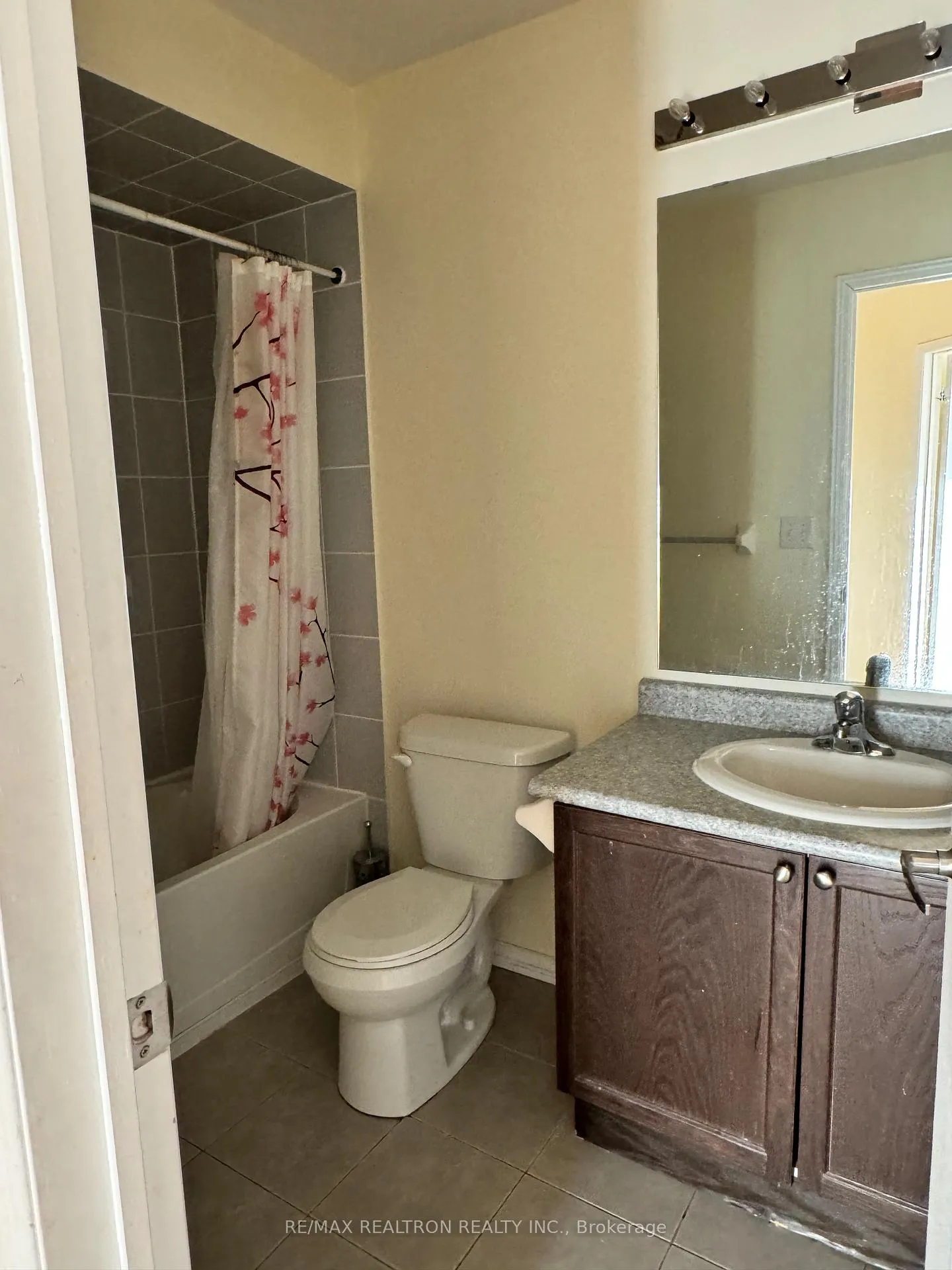 Photo 12 of 16 Quarrie Lane, Ajax, Northeast Ajax — HOMEH