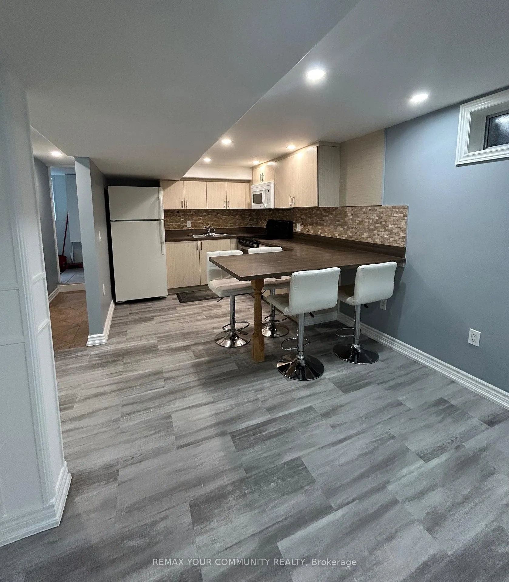 Photo 8 of Unit Bsmt, 152 Silverthorn Avenue, Toronto, Weston-Pellam Park — HOMEH