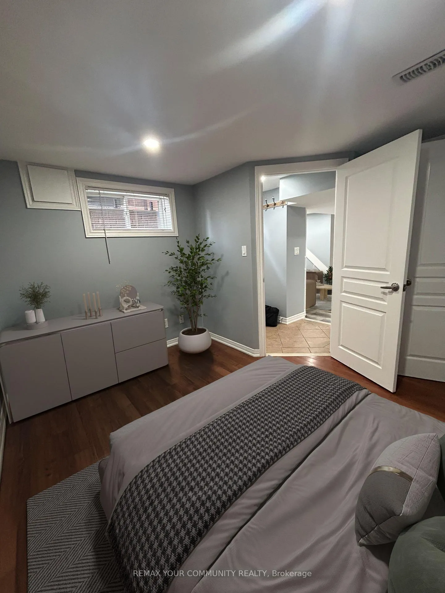 Photo 11 of Unit Bsmt, 152 Silverthorn Avenue, Toronto, Weston-Pellam Park — HOMEH