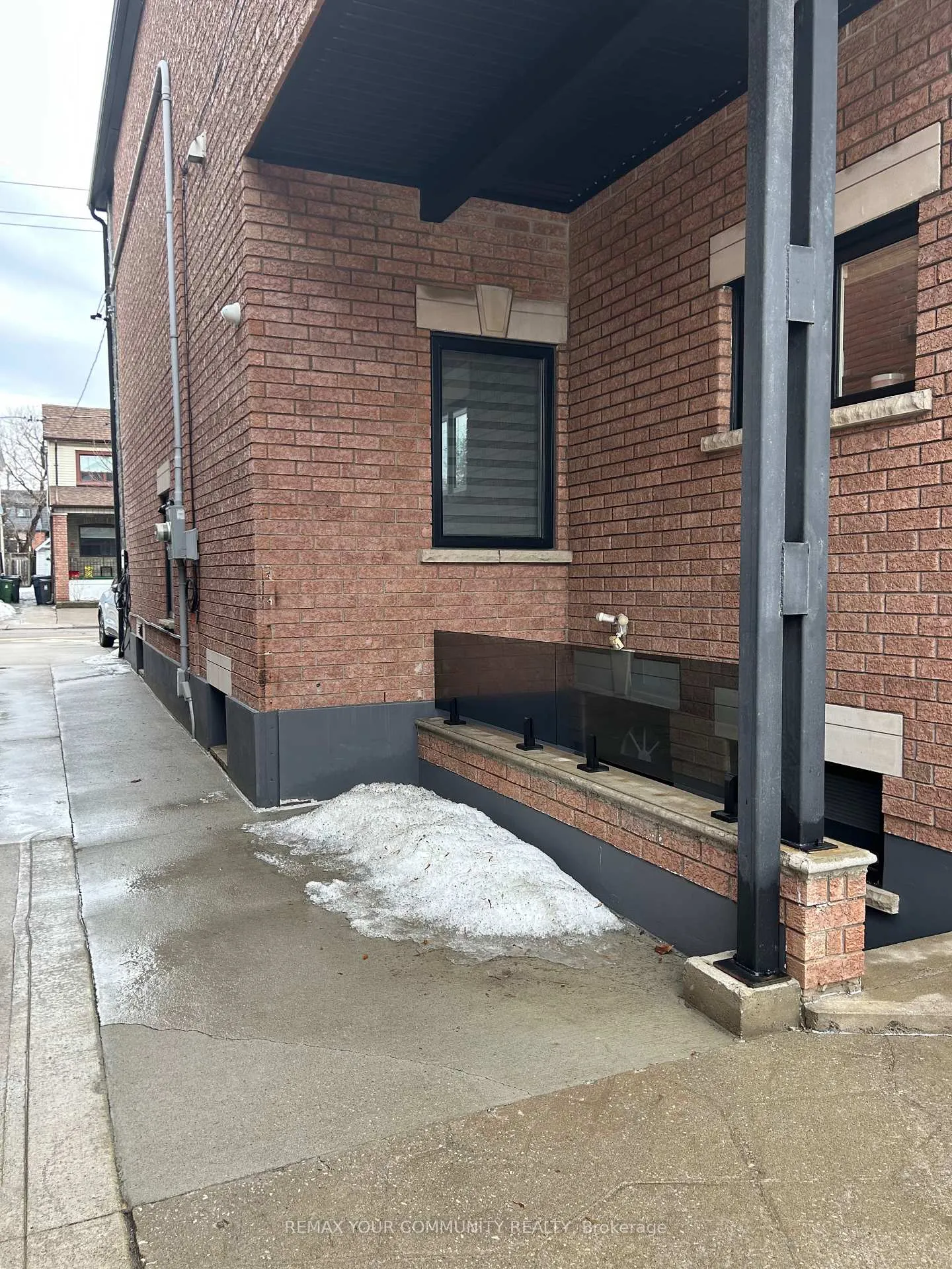 Photo 18 of Unit Bsmt, 152 Silverthorn Avenue, Toronto, Weston-Pellam Park — HOMEH