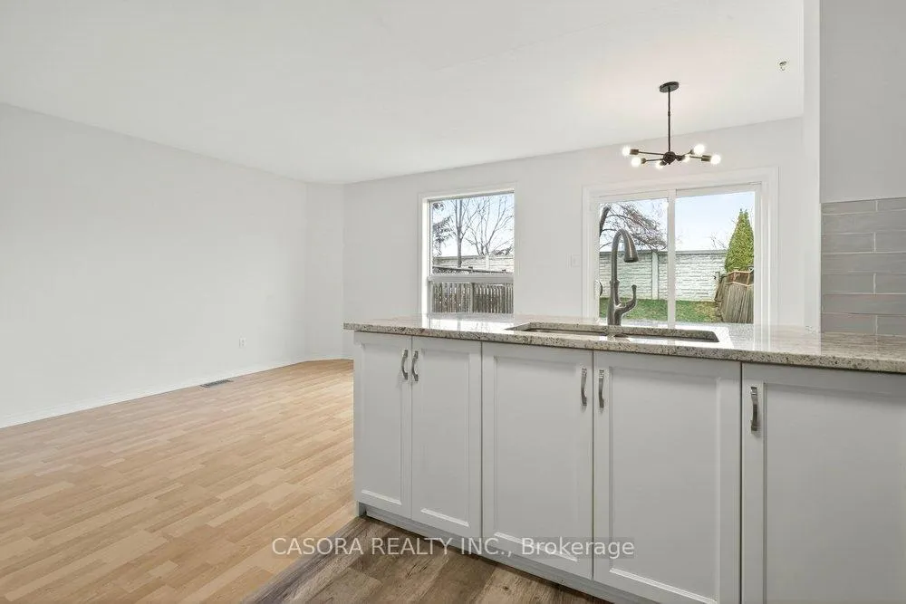 Photo 10 of 39 Foxborough Drive, Hamilton, Ancaster — HOMEH