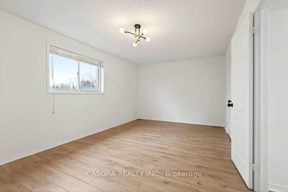 Photo 16 of 39 Foxborough Drive, Hamilton, Ancaster — HOMEH