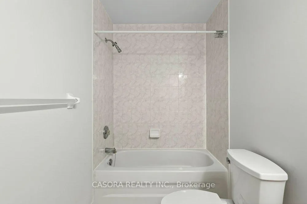 Photo 19 of 39 Foxborough Drive, Hamilton, Ancaster — HOMEH