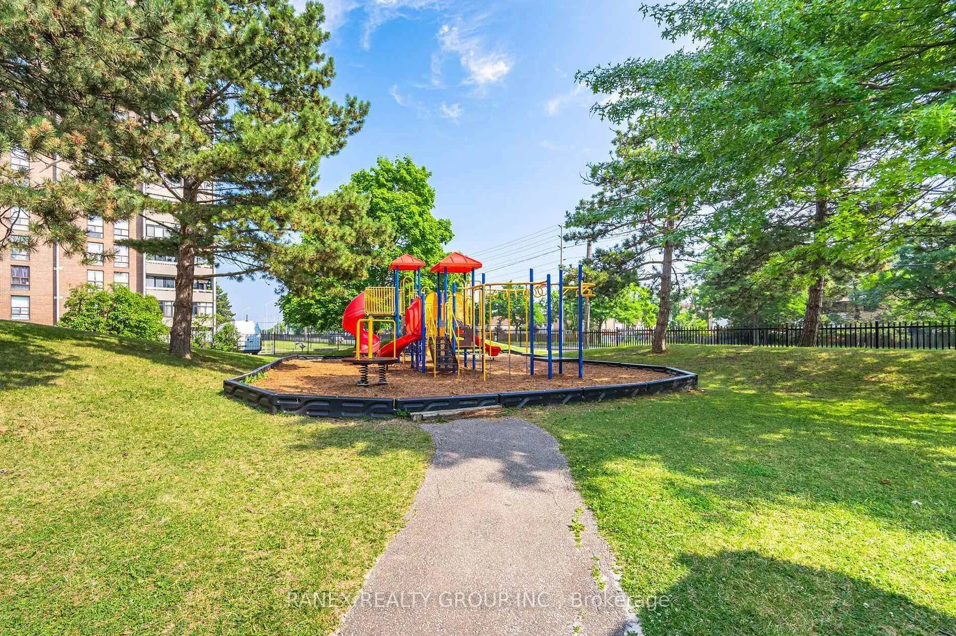 Photo 36 of Unit 1012, 18 Knightsbridge Road, Brampton, Queen Street Corridor — HOMEH