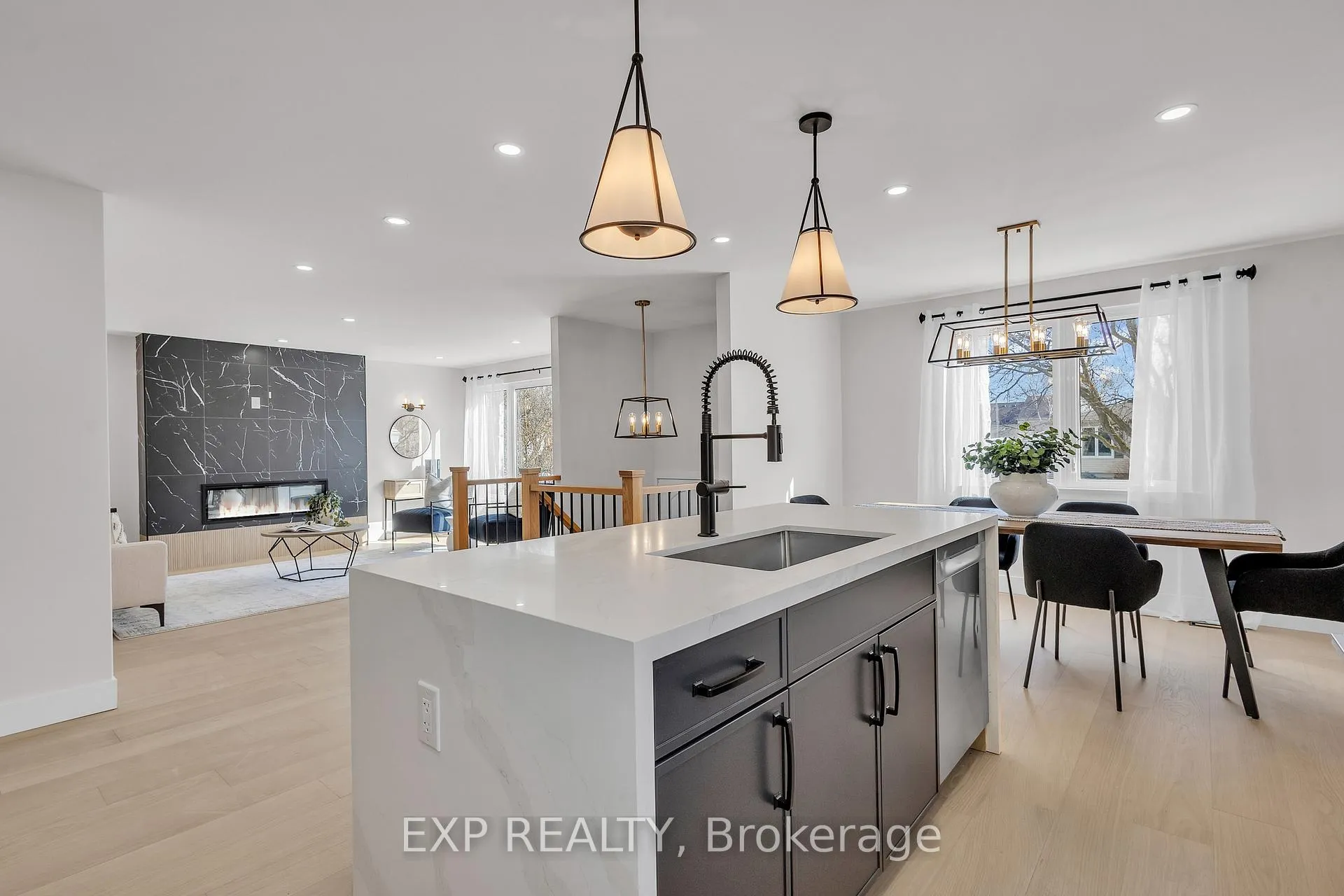 Photo 5 of 4185 Sutherland Crescent, Burlington, Shoreacres — HOMEH