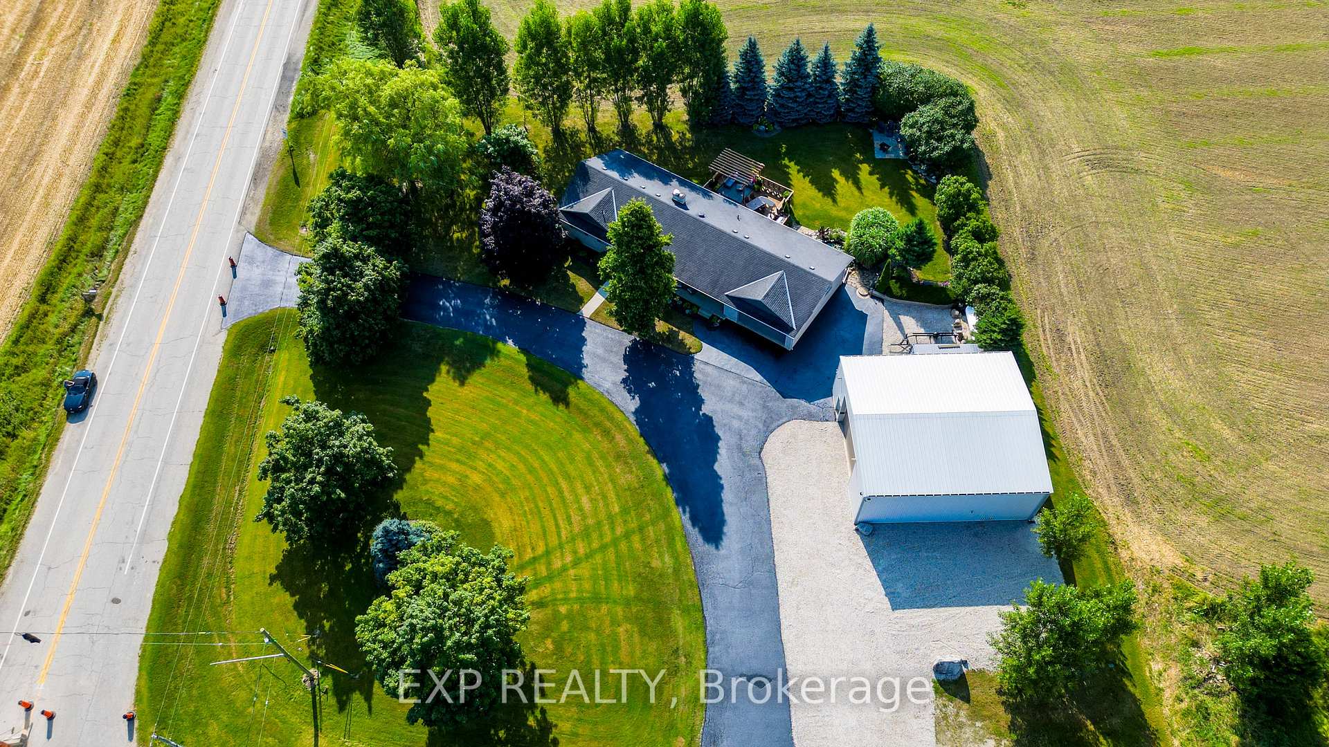 Photo 6 of 7998 Wellington Rd 7, Mapleton, Rural Mapleton — HOMEH