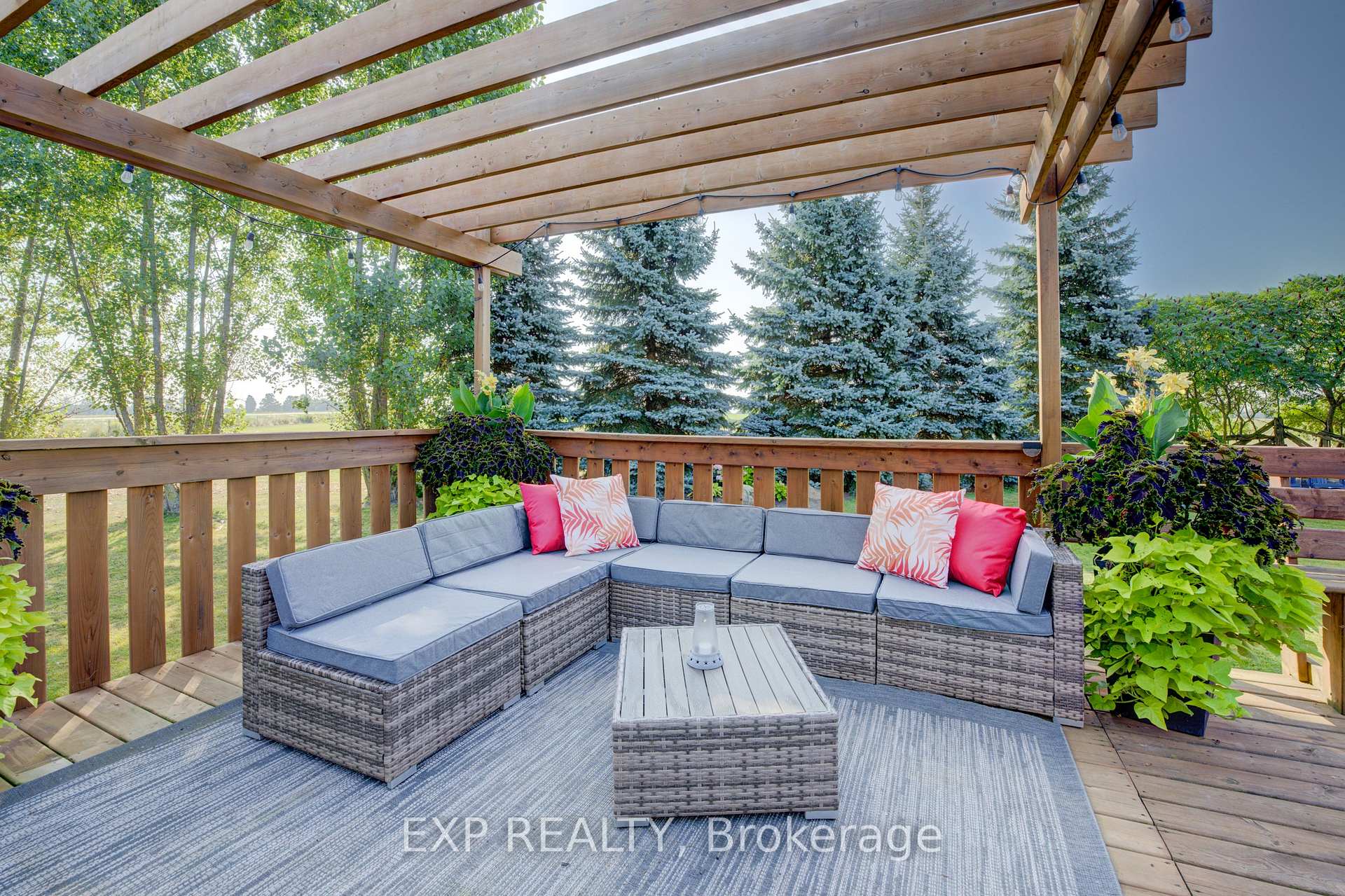 Photo 11 of 7998 Wellington Rd 7, Mapleton, Rural Mapleton — HOMEH