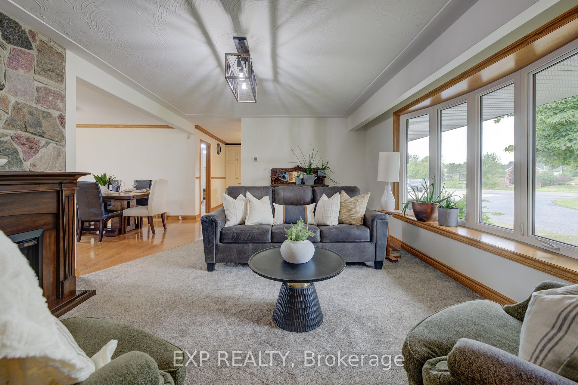 Photo 13 of 7998 Wellington Rd 7, Mapleton, Rural Mapleton — HOMEH