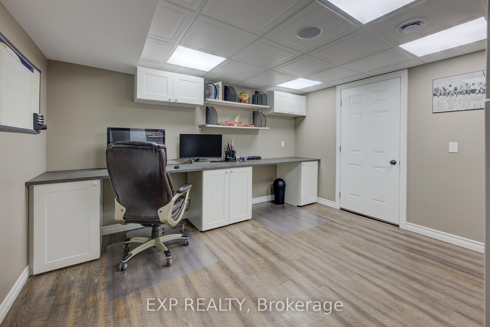 Photo 34 of 7998 Wellington Rd 7, Mapleton, Rural Mapleton — HOMEH
