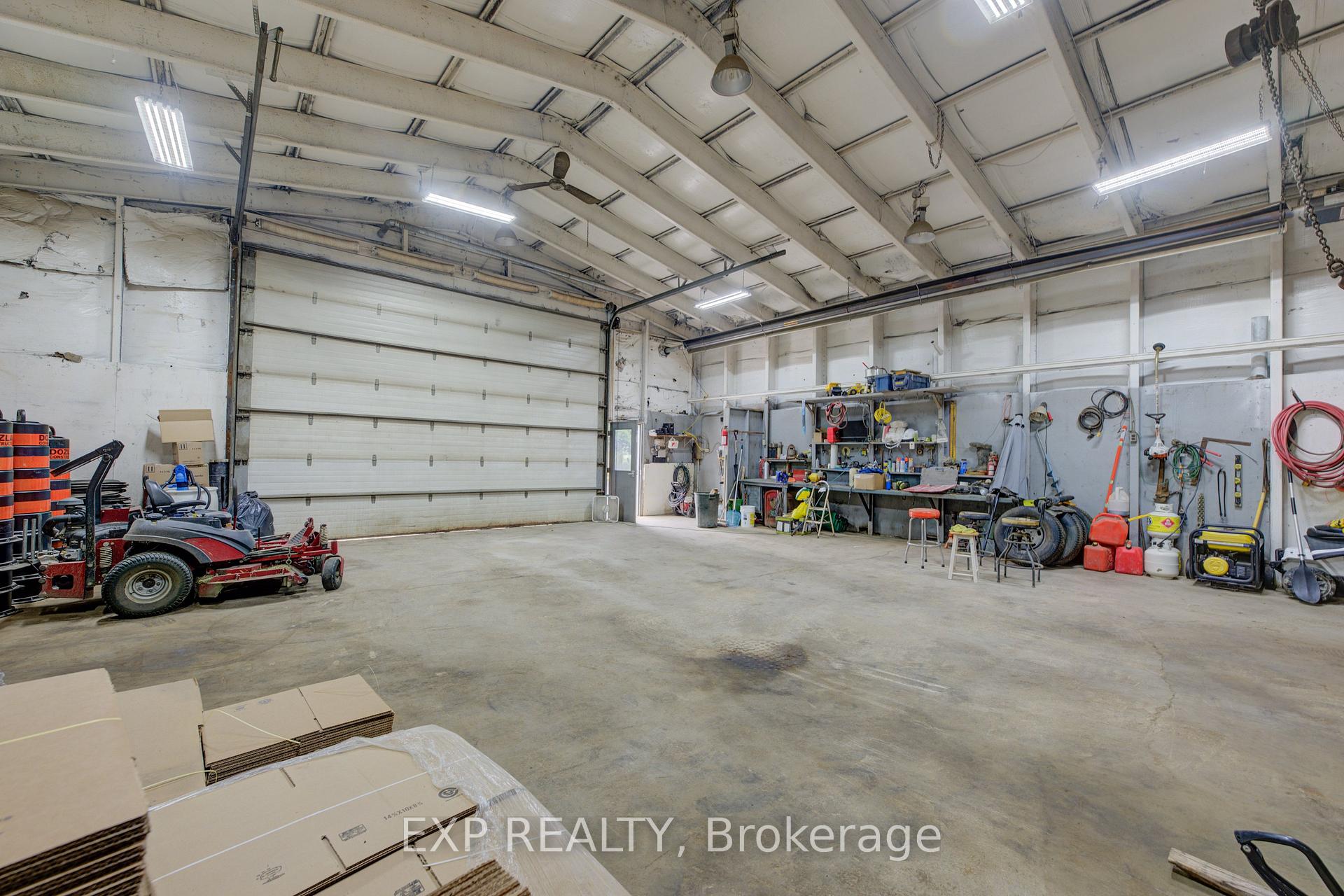 Photo 36 of 7998 Wellington Rd 7, Mapleton, Rural Mapleton — HOMEH