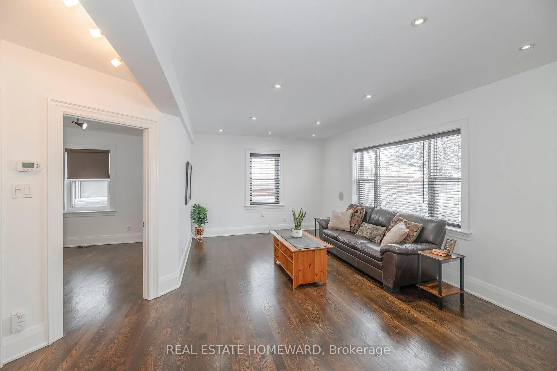Photo 2 of 237 Ferris Road, Toronto, O'Connor-Parkview — HOMEH