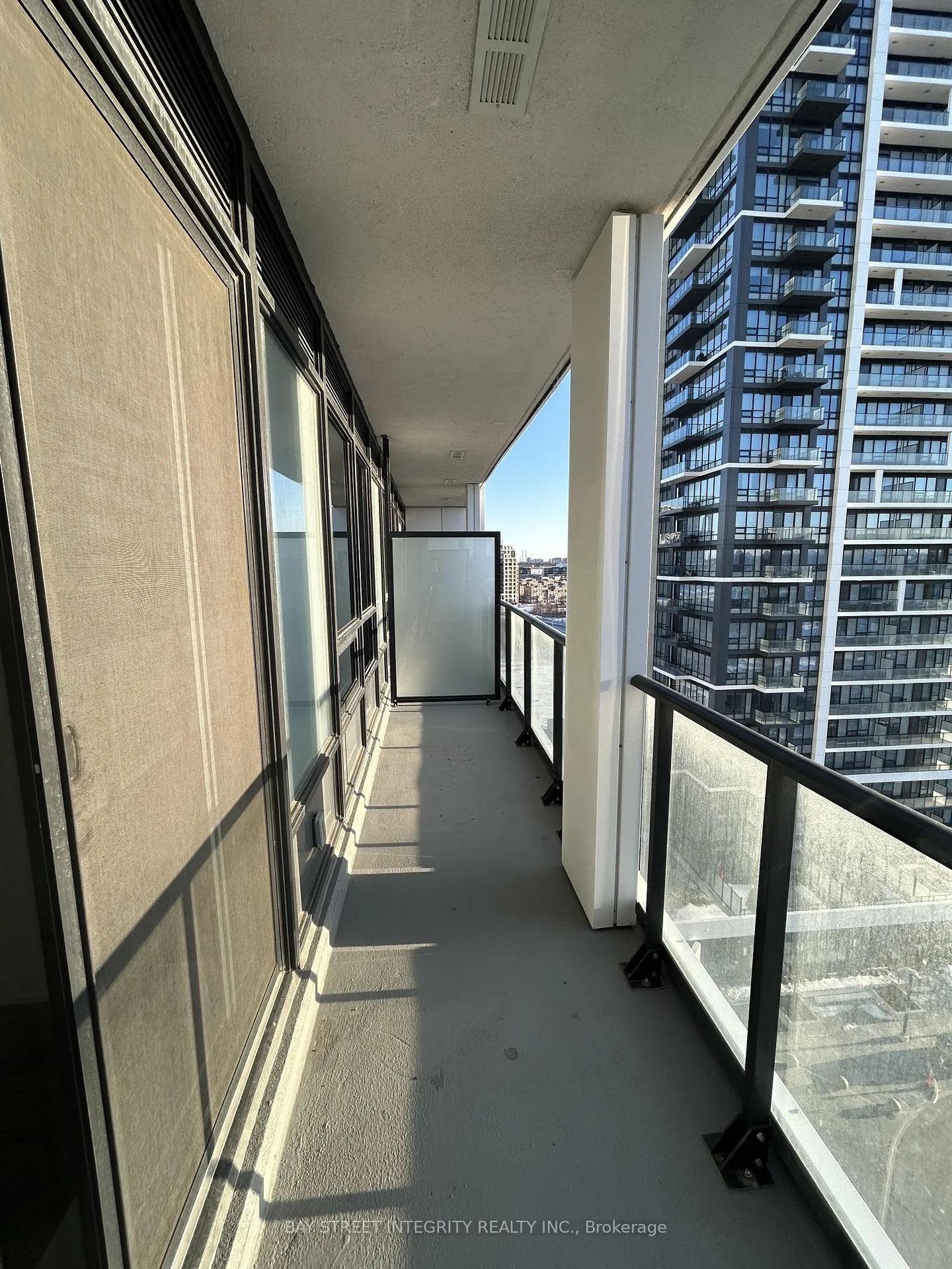 Photo 14 of Unit 1207, 18 Water Walk Drive W, Markham, Unionville — HOMEH