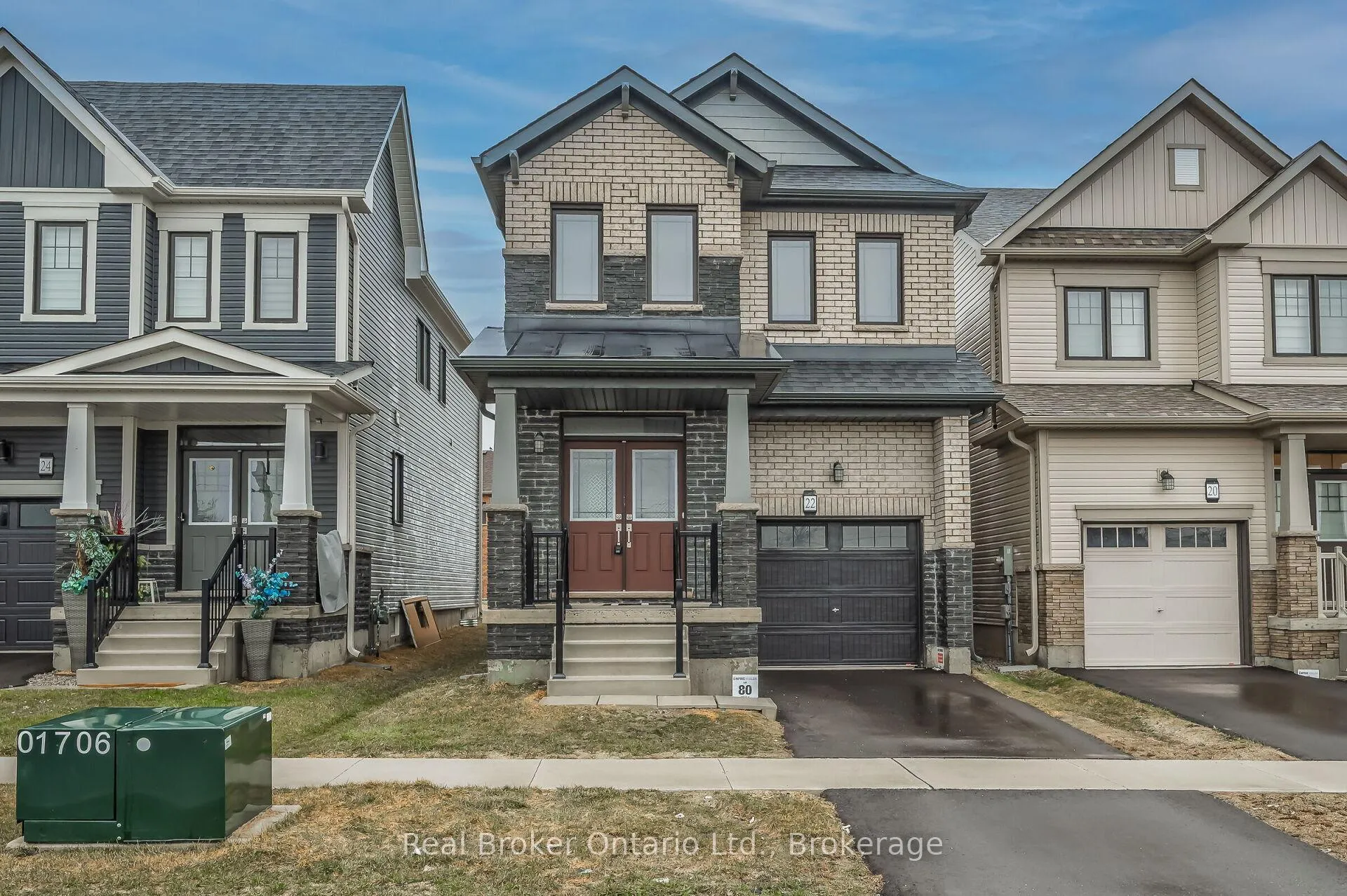 Photo 1 of 22 Lilac Circle, Haldimand — HOMEH