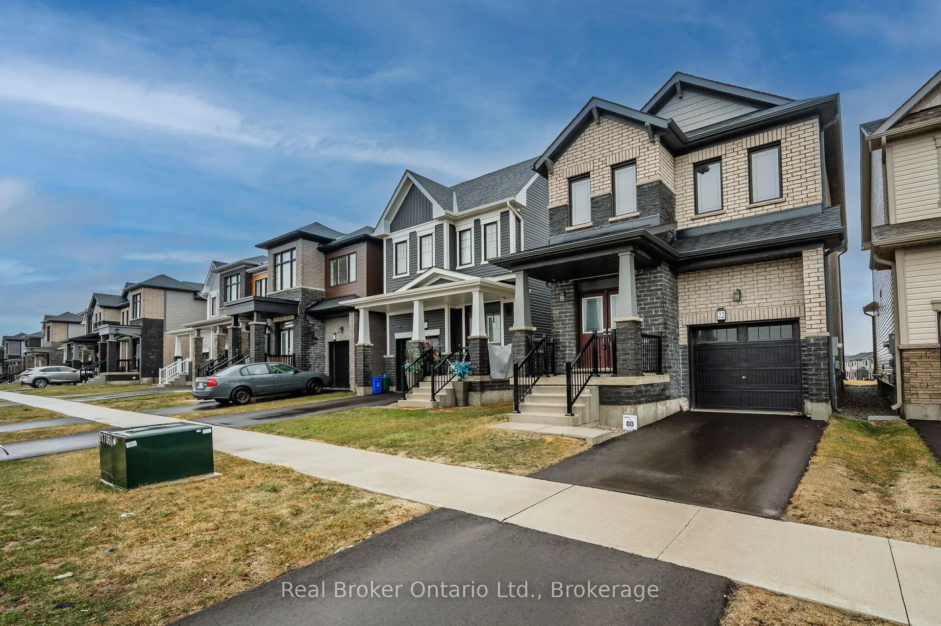 Photo 2 of 22 Lilac Circle, Haldimand — HOMEH