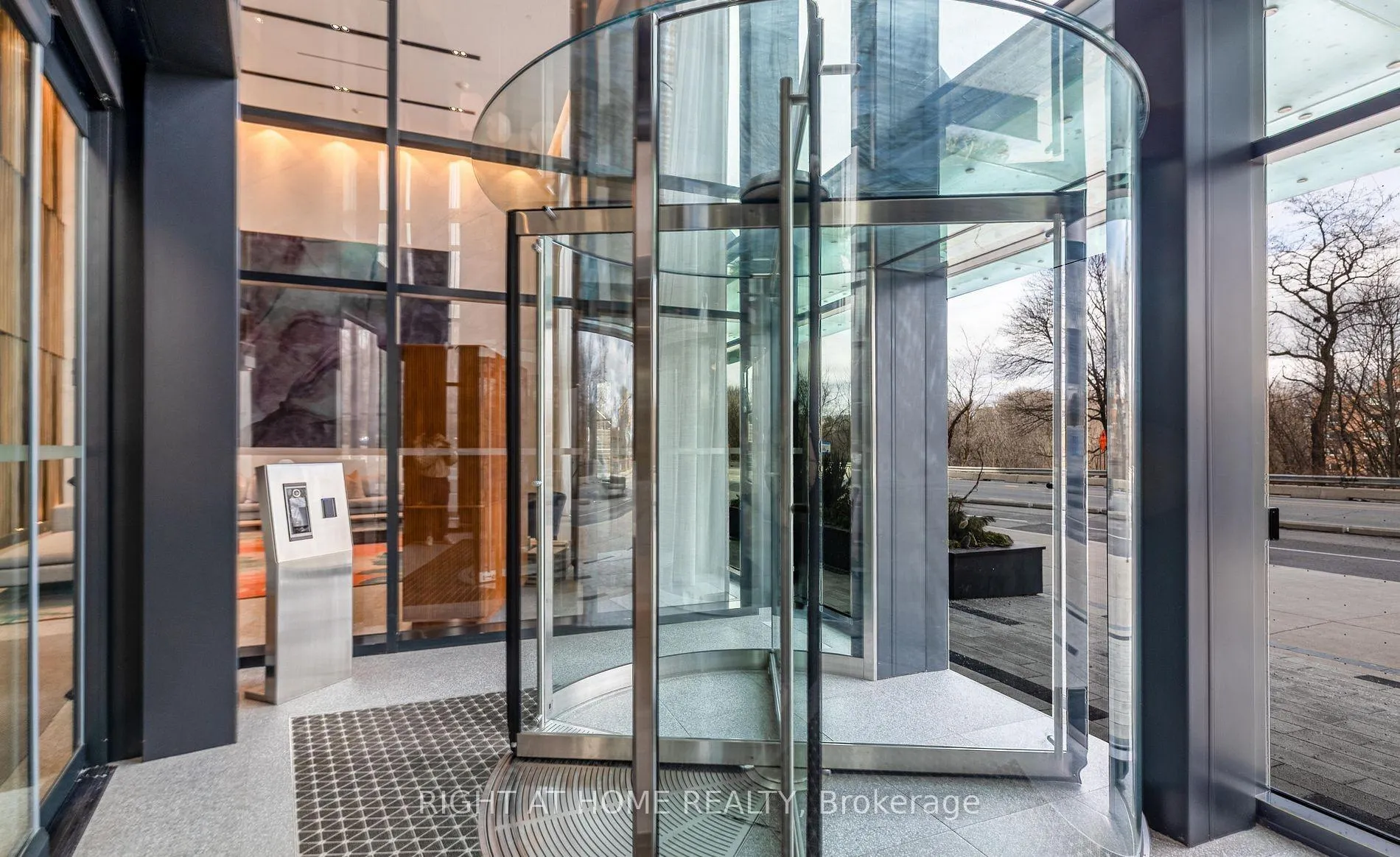 Photo 4 of Unit 419, 585 Bloor Street E, Toronto, North St. James Town — HOMEH