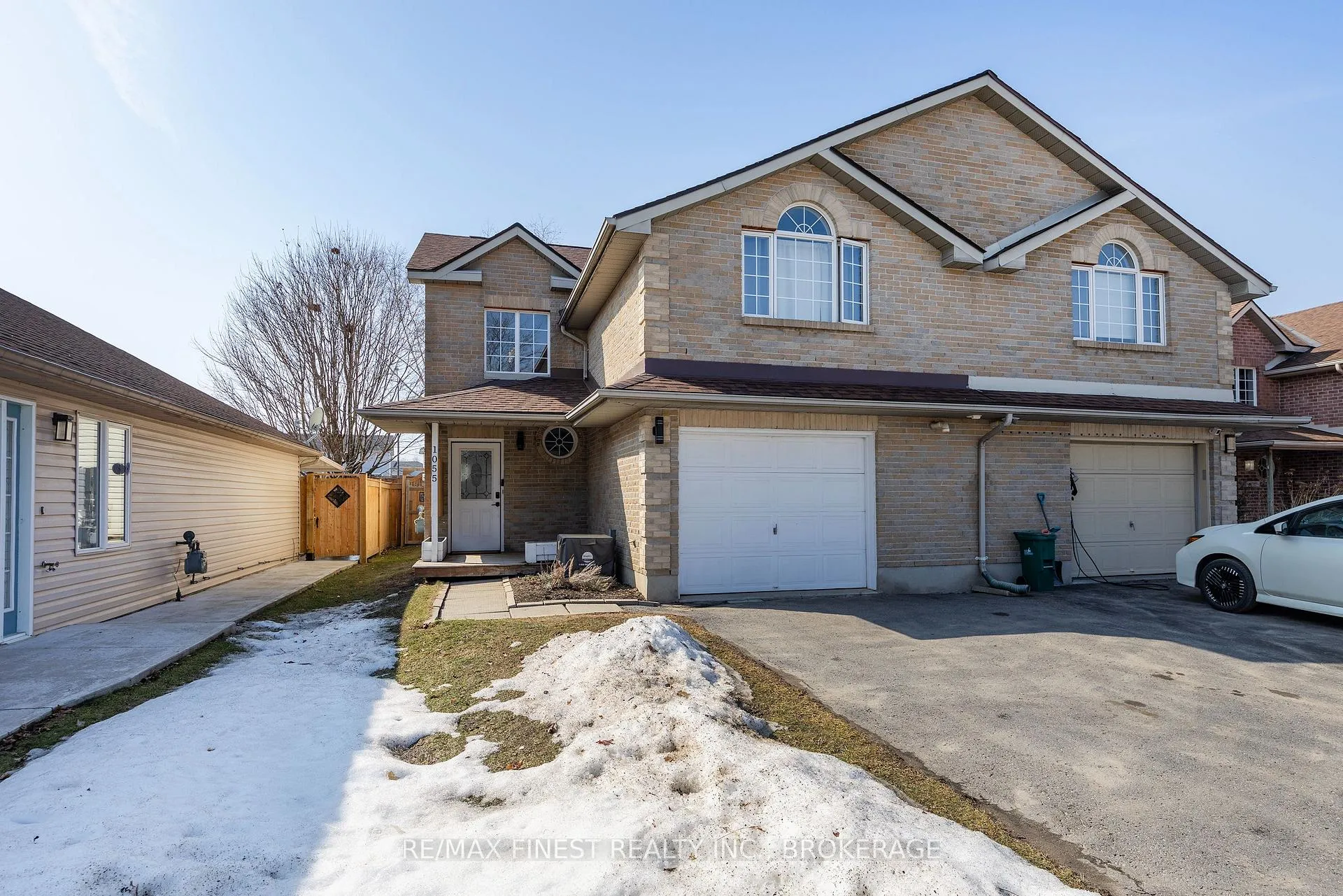 Photo 3 of 1055 Springfield Drive, Kingston, City Southwest — HOMEH