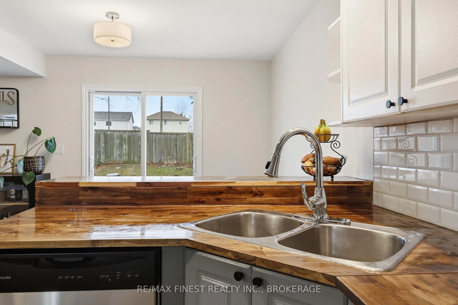 Photo 32 of 1055 Springfield Drive, Kingston, City Southwest — HOMEH