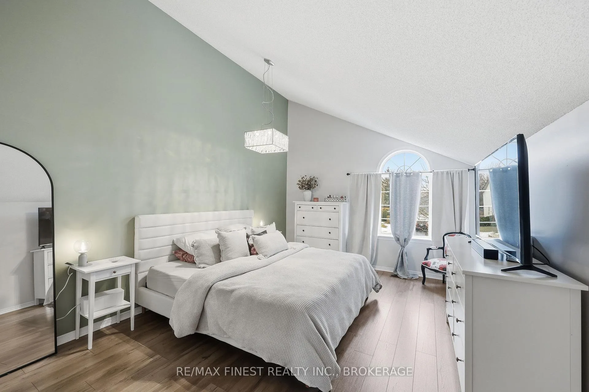 Photo 37 of 1055 Springfield Drive, Kingston, City Southwest — HOMEH
