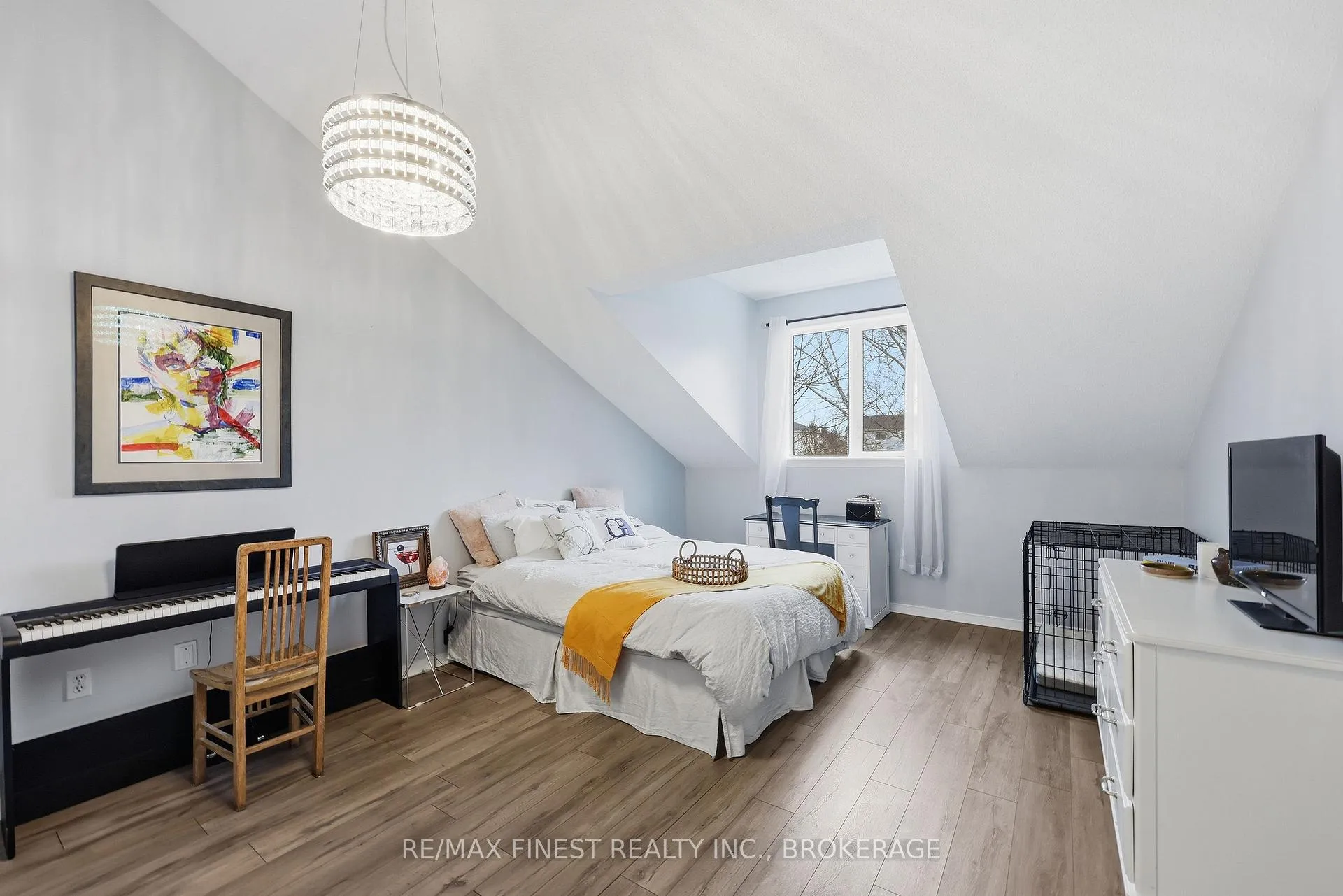 Photo 45 of 1055 Springfield Drive, Kingston, City Southwest — HOMEH