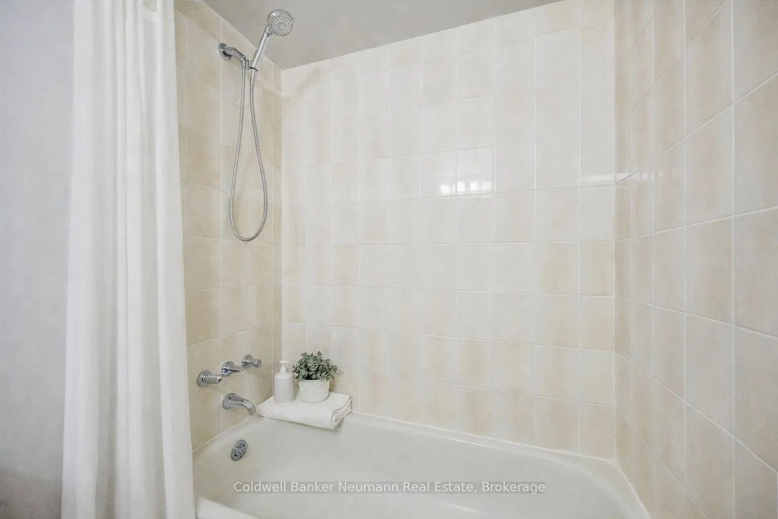 Photo 14 of Unit 405, 358 Waterloo Avenue, Guelph, Junction/Onward Willow — HOMEH