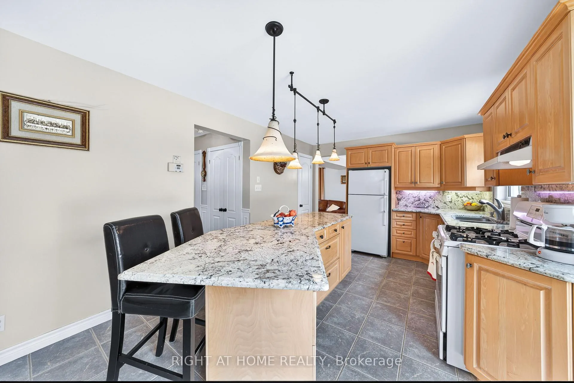 Photo 19 of 3338 Warnica Avenue, Innisfil, Rural Innisfil — HOMEH