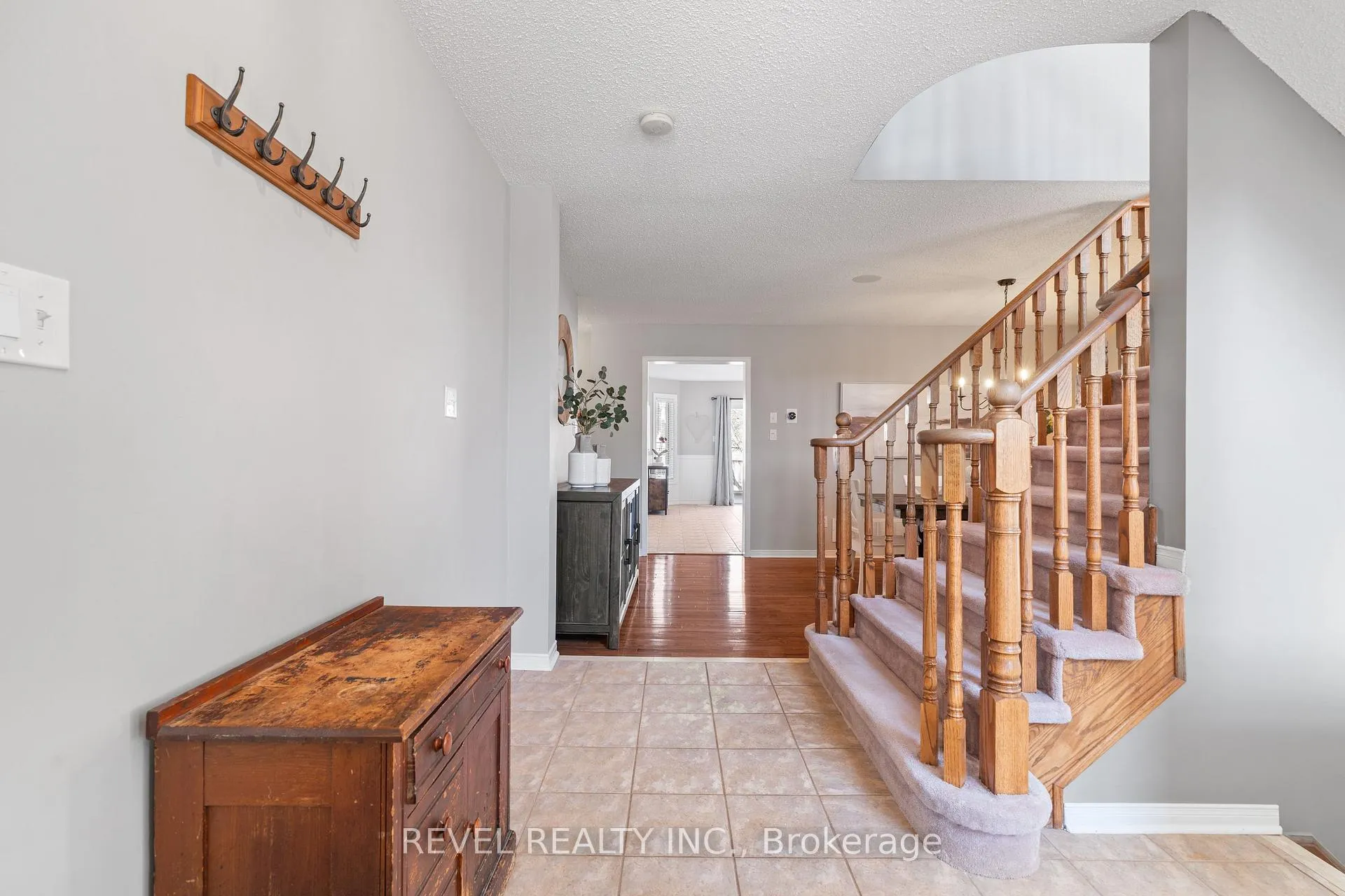 Photo 3 of 5417 Blue Spruce Avenue, Burlington, Orchard — HOMEH