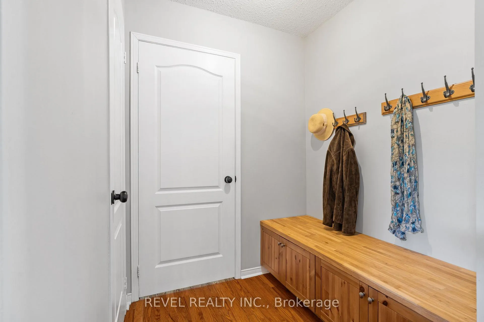 Photo 10 of 5417 Blue Spruce Avenue, Burlington, Orchard — HOMEH