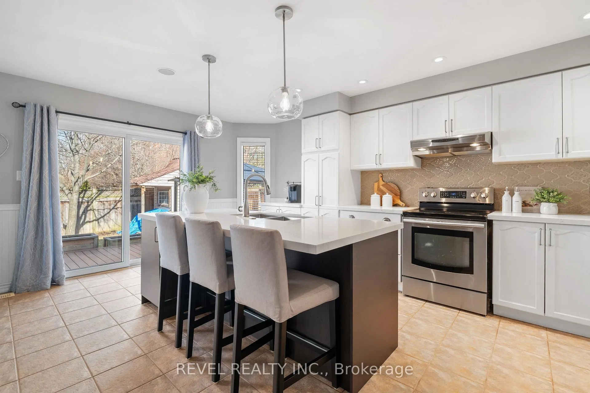 Photo 14 of 5417 Blue Spruce Avenue, Burlington, Orchard — HOMEH