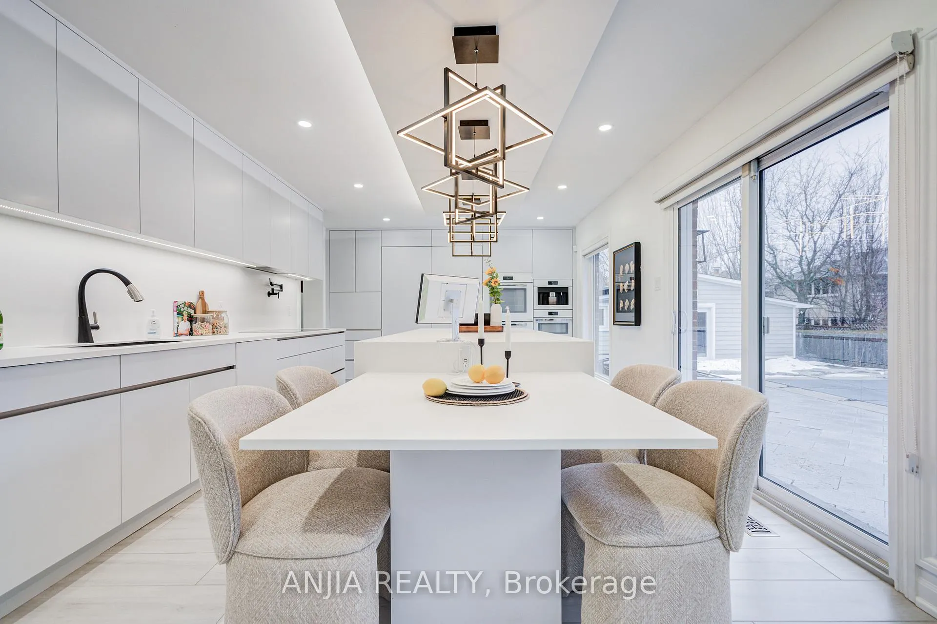 Photo 10 of 63 Reeve Drive, Markham, Markham Village — HOMEH