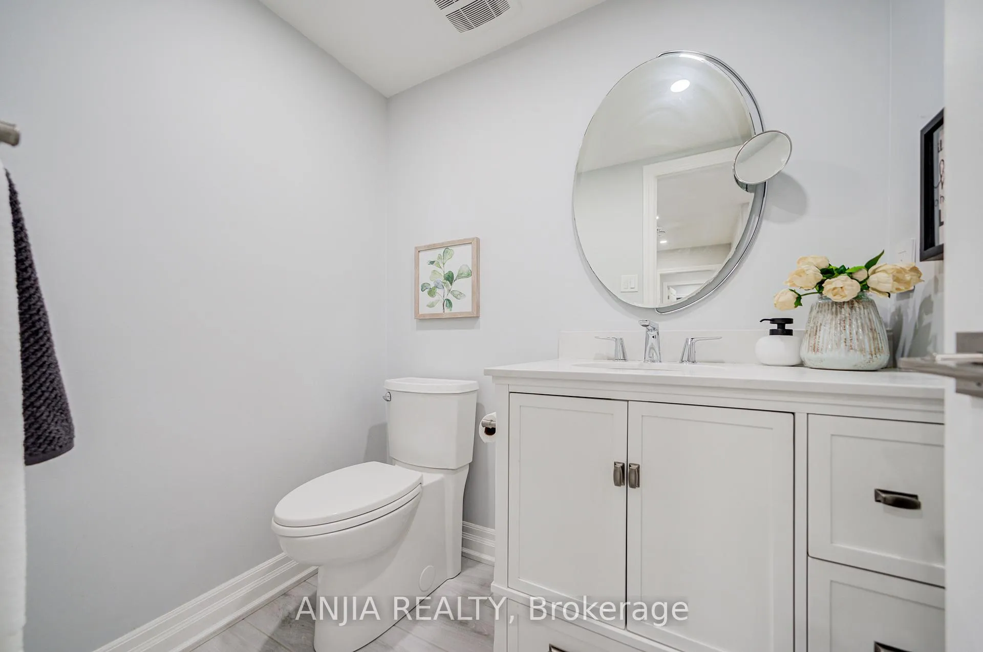 Photo 16 of 63 Reeve Drive, Markham, Markham Village — HOMEH