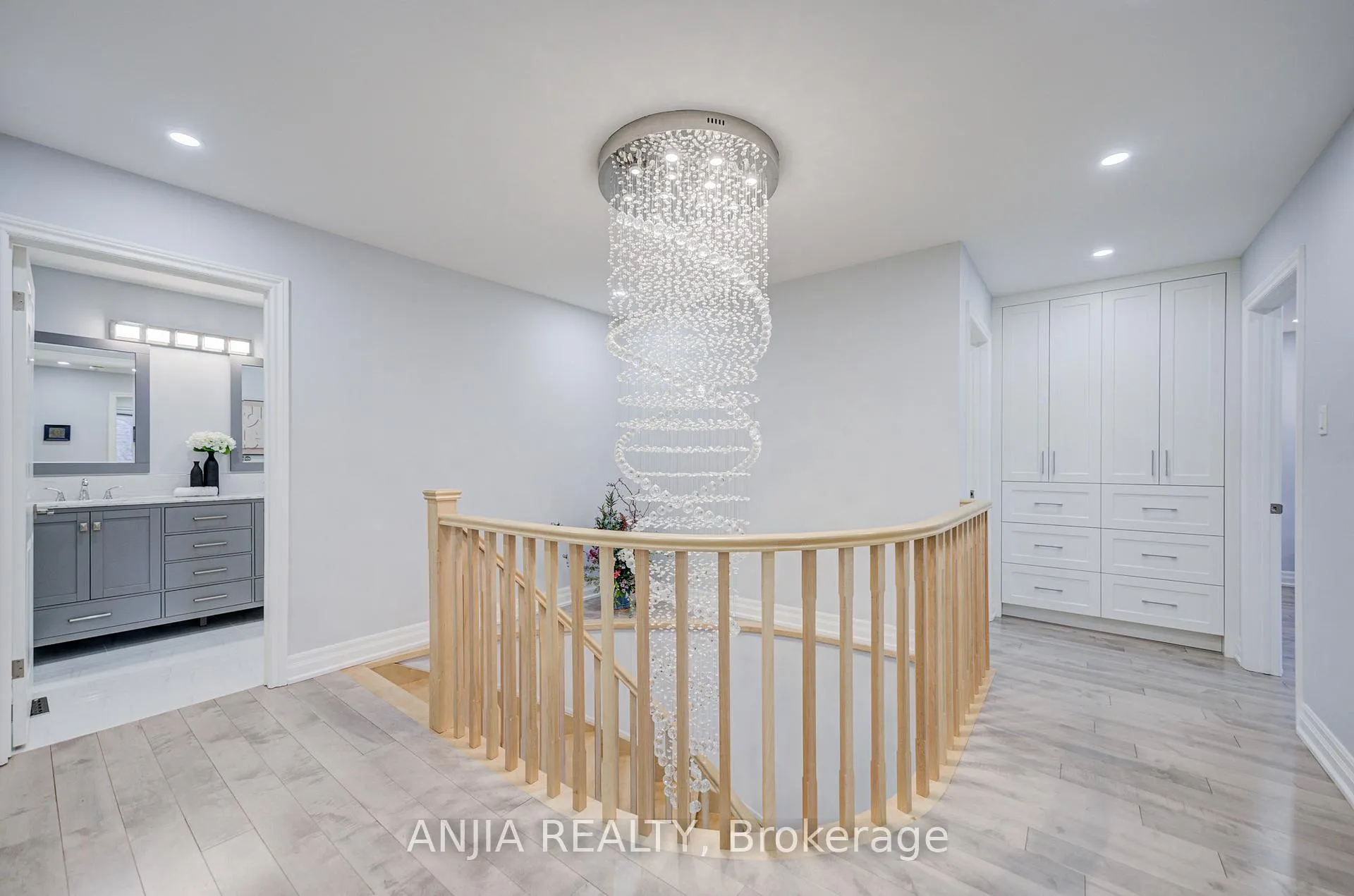 Photo 18 of 63 Reeve Drive, Markham, Markham Village — HOMEH