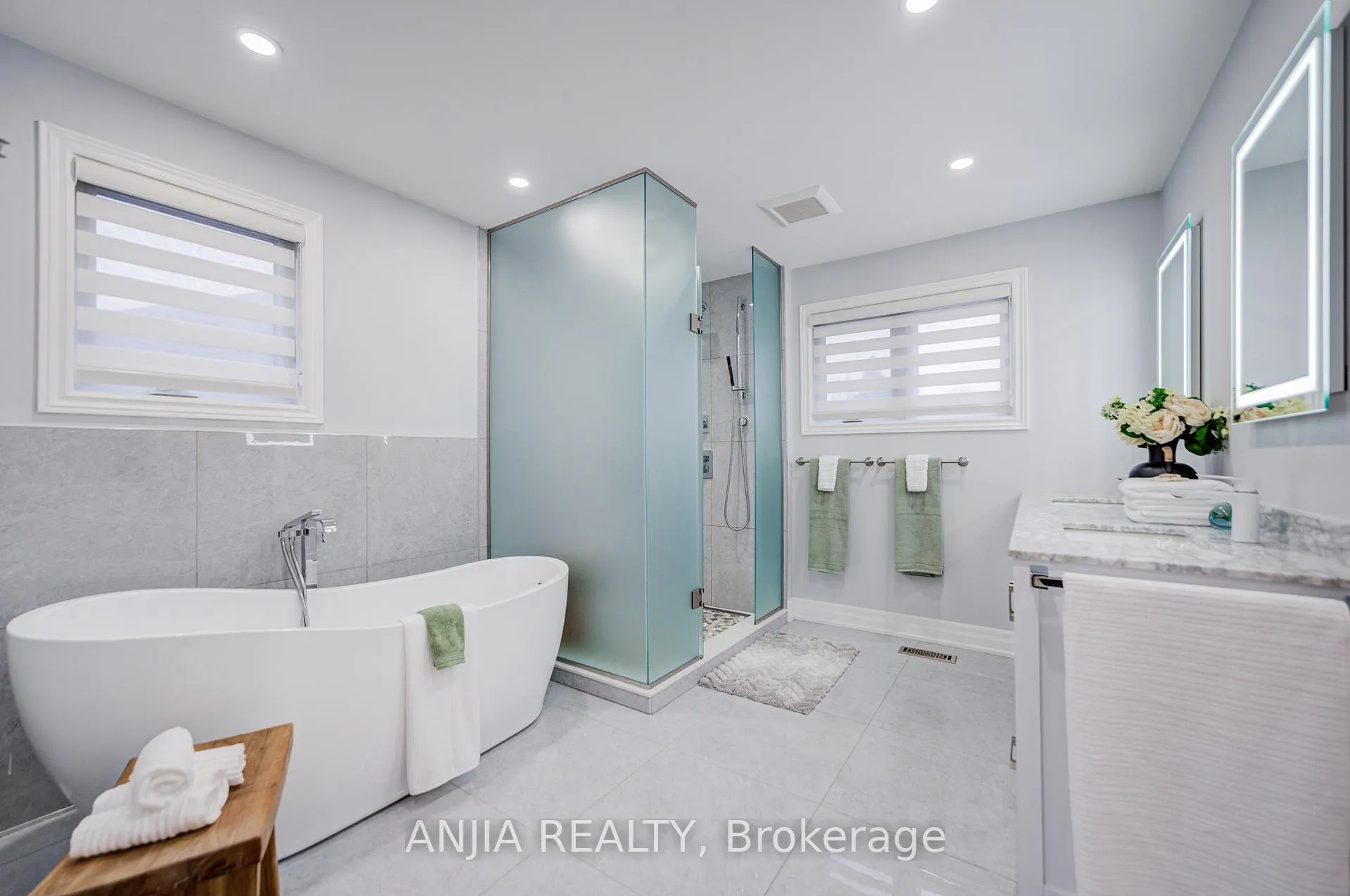 Photo 21 of 63 Reeve Drive, Markham, Markham Village — HOMEH