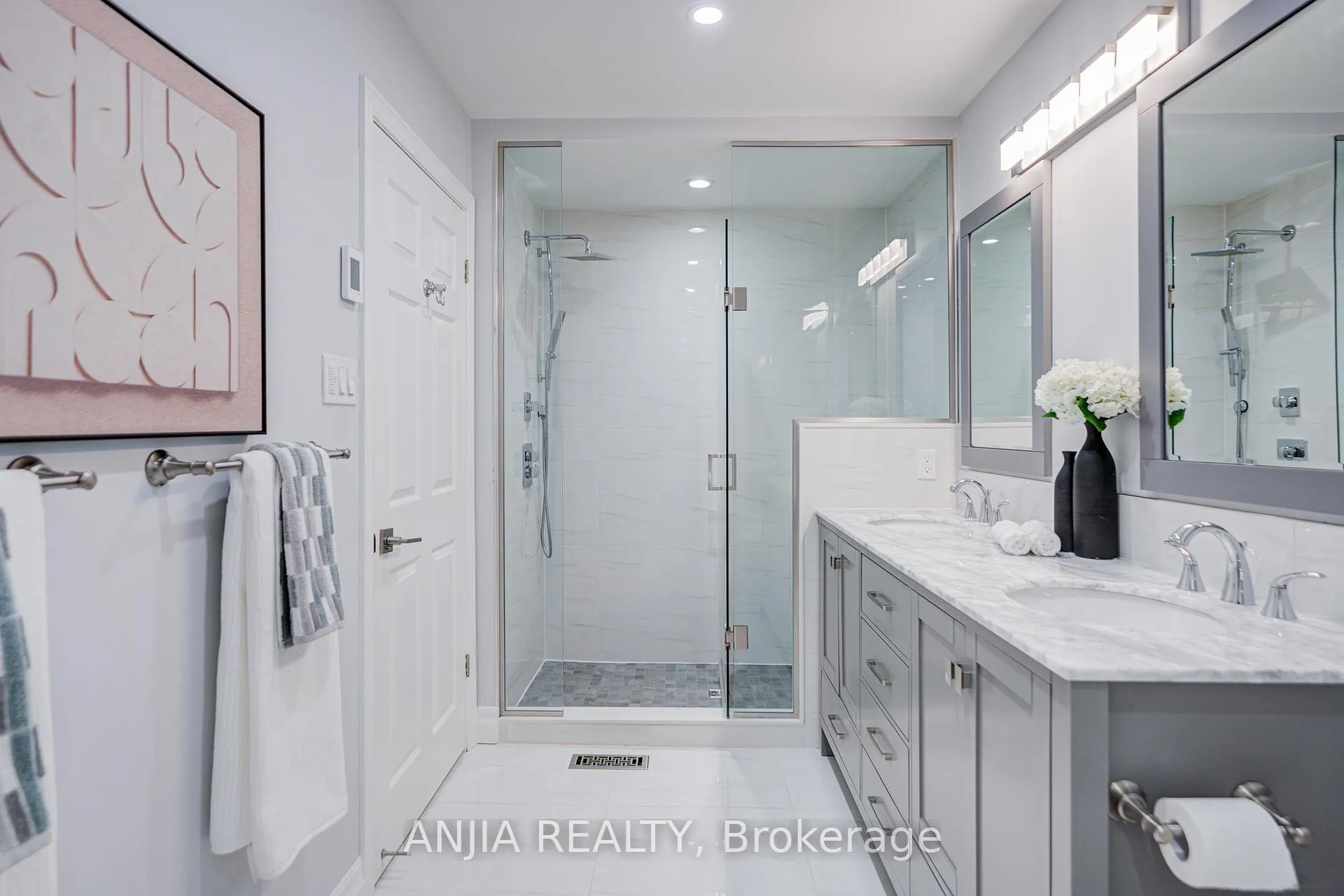 Photo 29 of 63 Reeve Drive, Markham, Markham Village — HOMEH