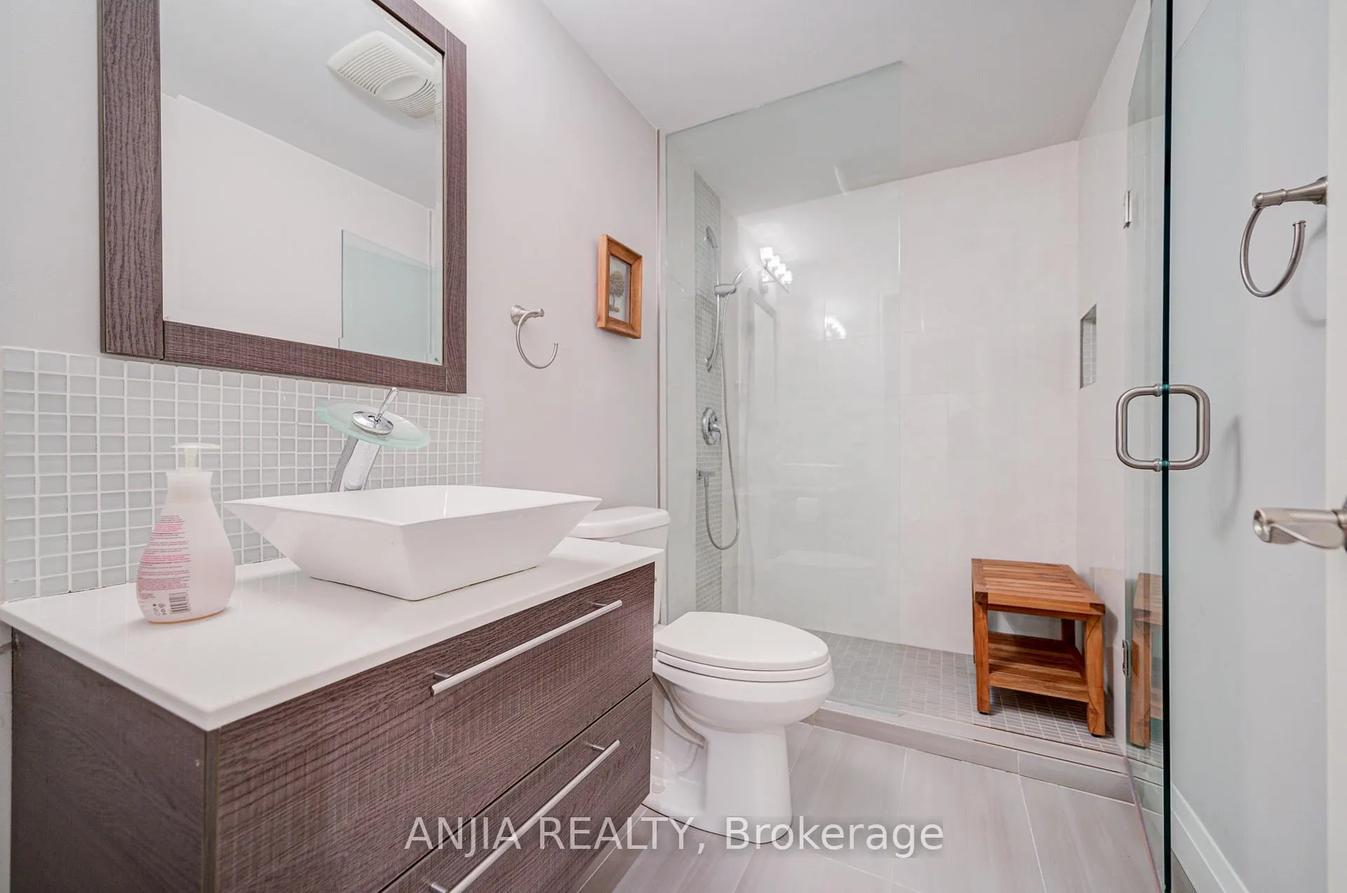 Photo 32 of 63 Reeve Drive, Markham, Markham Village — HOMEH