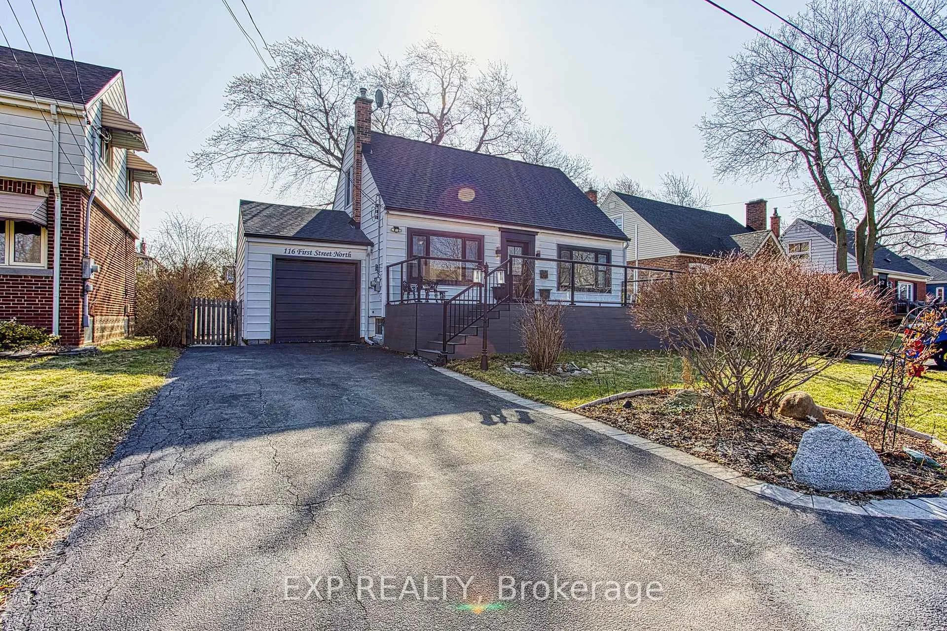 Photo 2 of 116 First Street N, Hamilton, Stoney Creek — HOMEH