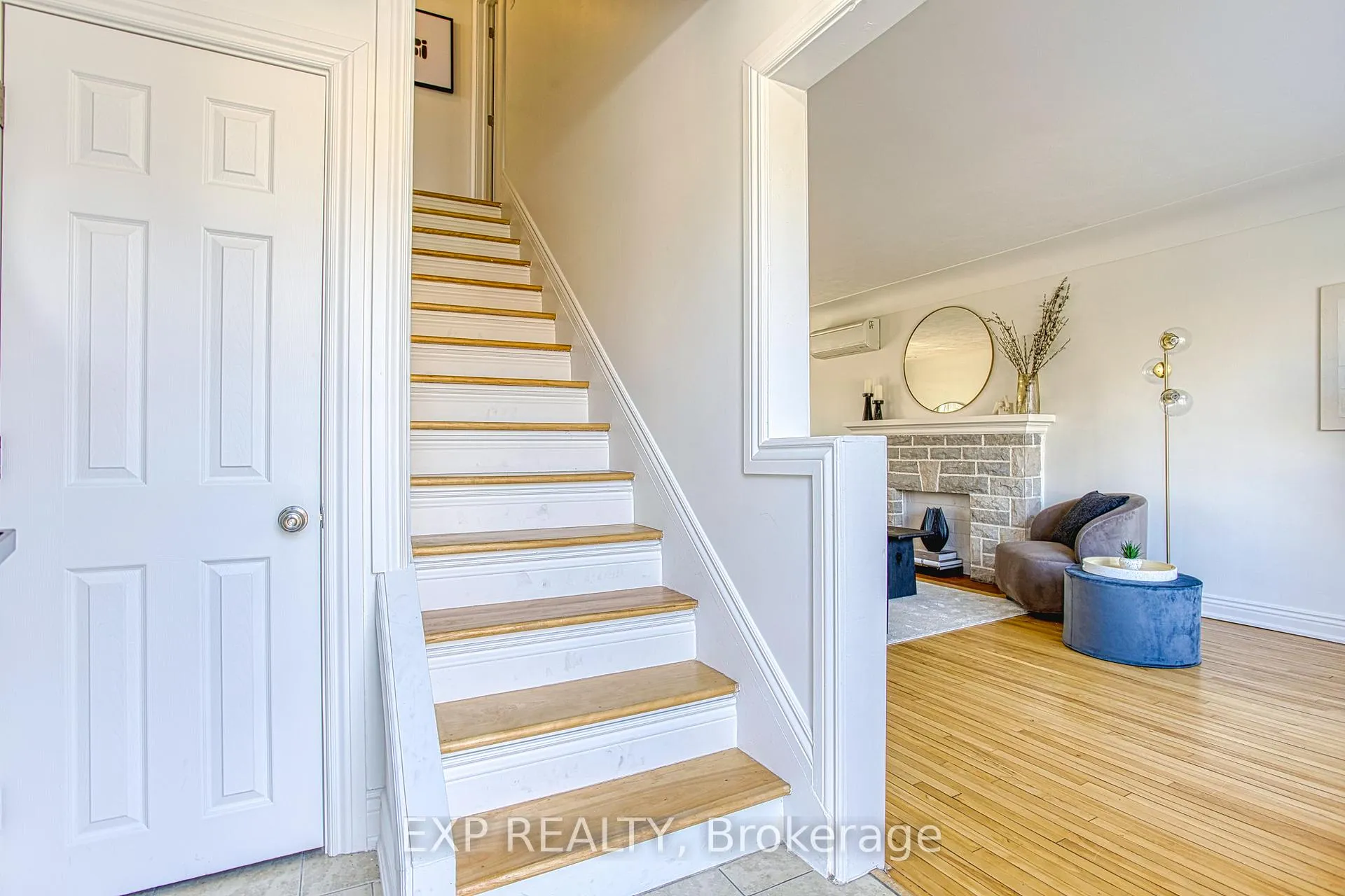Photo 7 of 116 First Street N, Hamilton, Stoney Creek — HOMEH