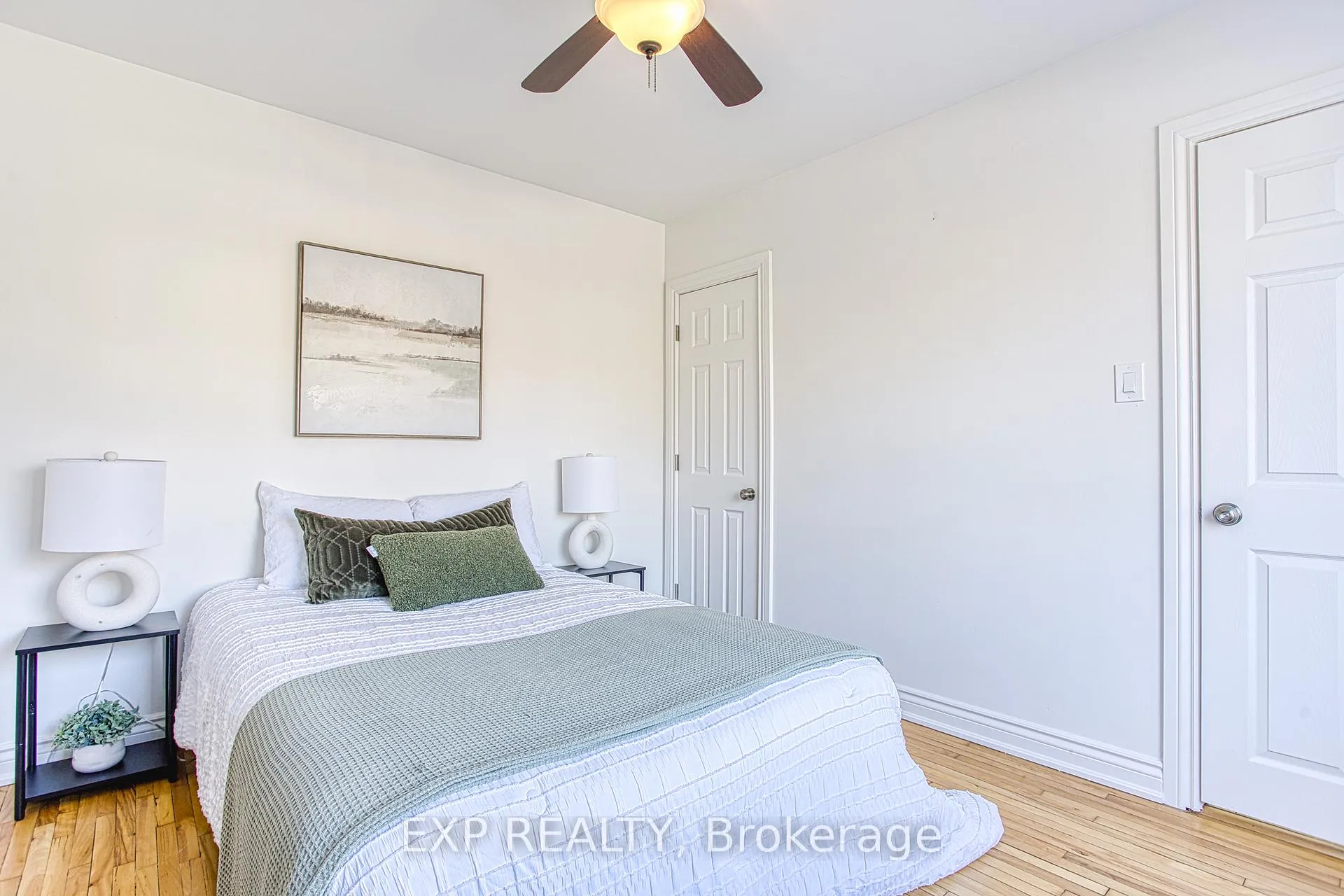 Photo 10 of 116 First Street N, Hamilton, Stoney Creek — HOMEH