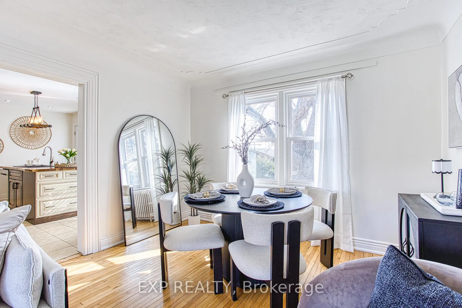 Photo 14 of 116 First Street N, Hamilton, Stoney Creek — HOMEH