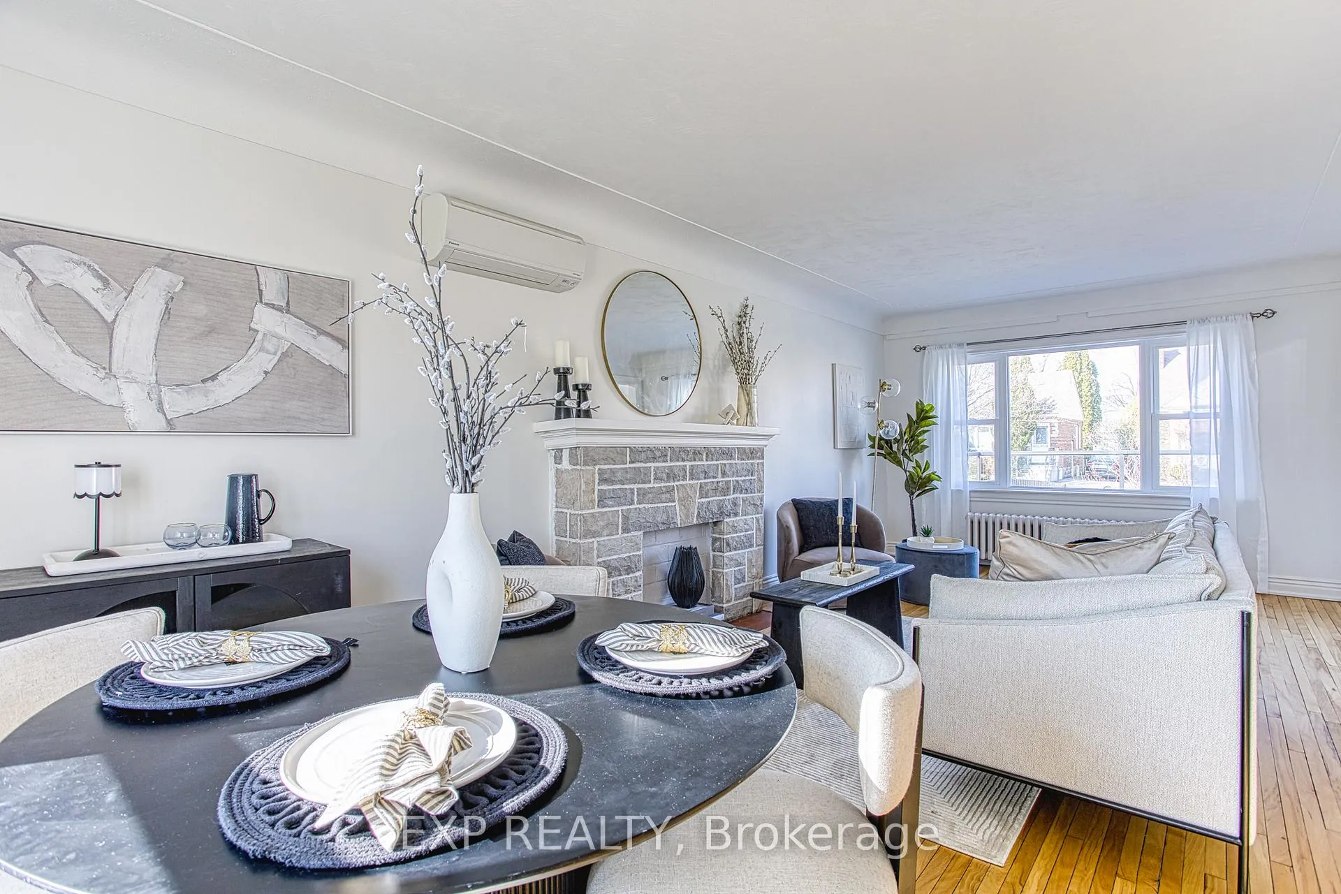 Photo 15 of 116 First Street N, Hamilton, Stoney Creek — HOMEH